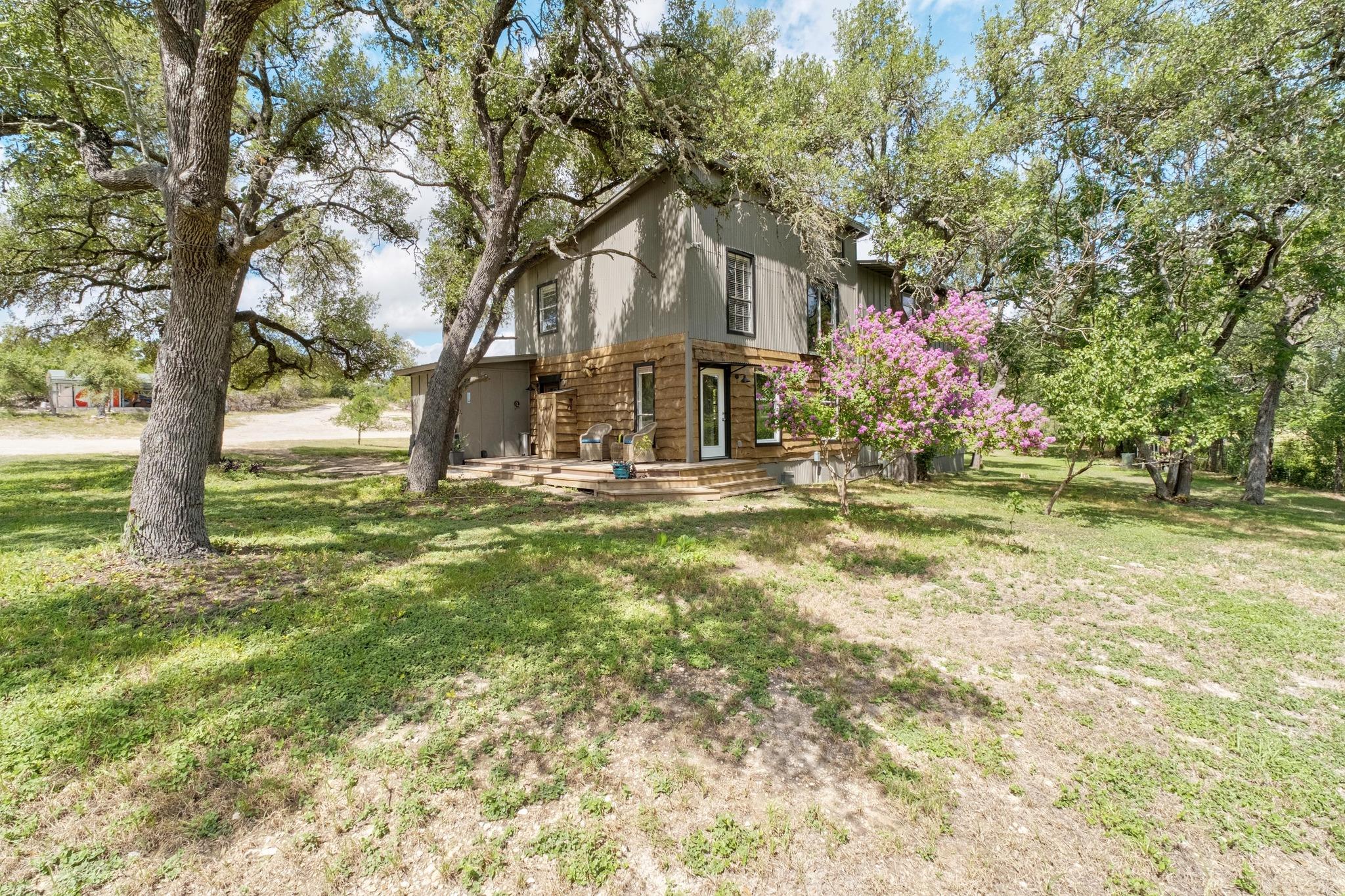 501 Twin Oaks TRL