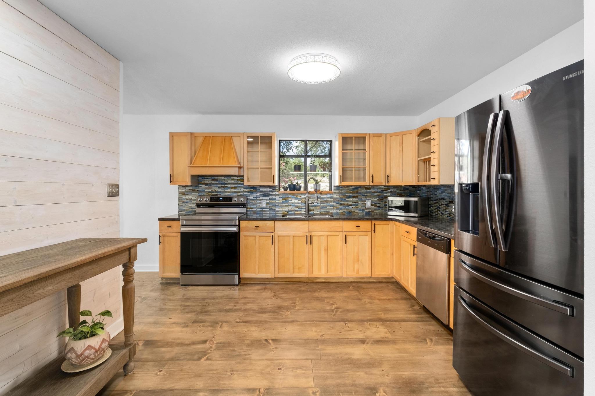 501 Twin Oaks TRL