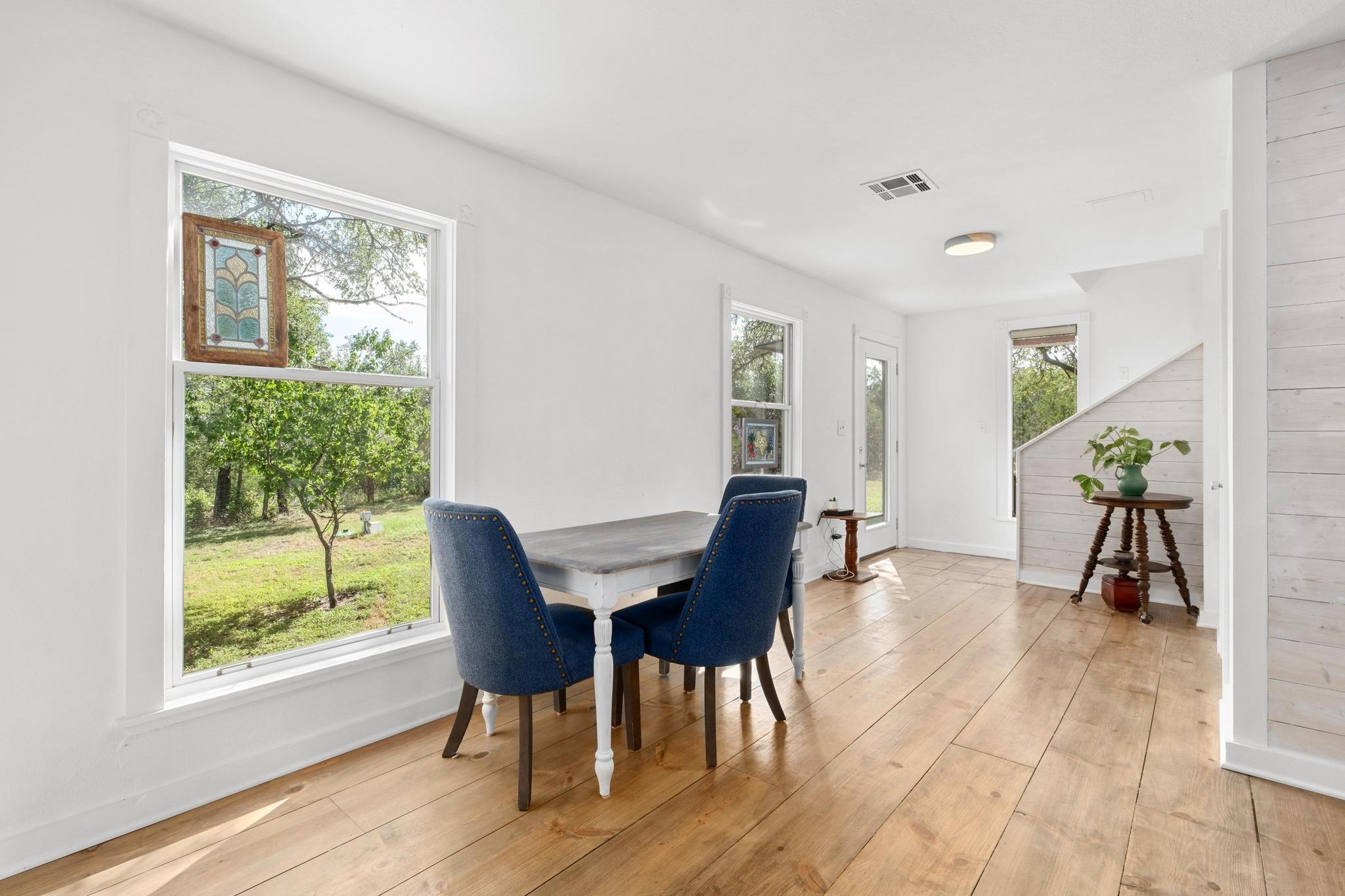 501 Twin Oaks TRL
