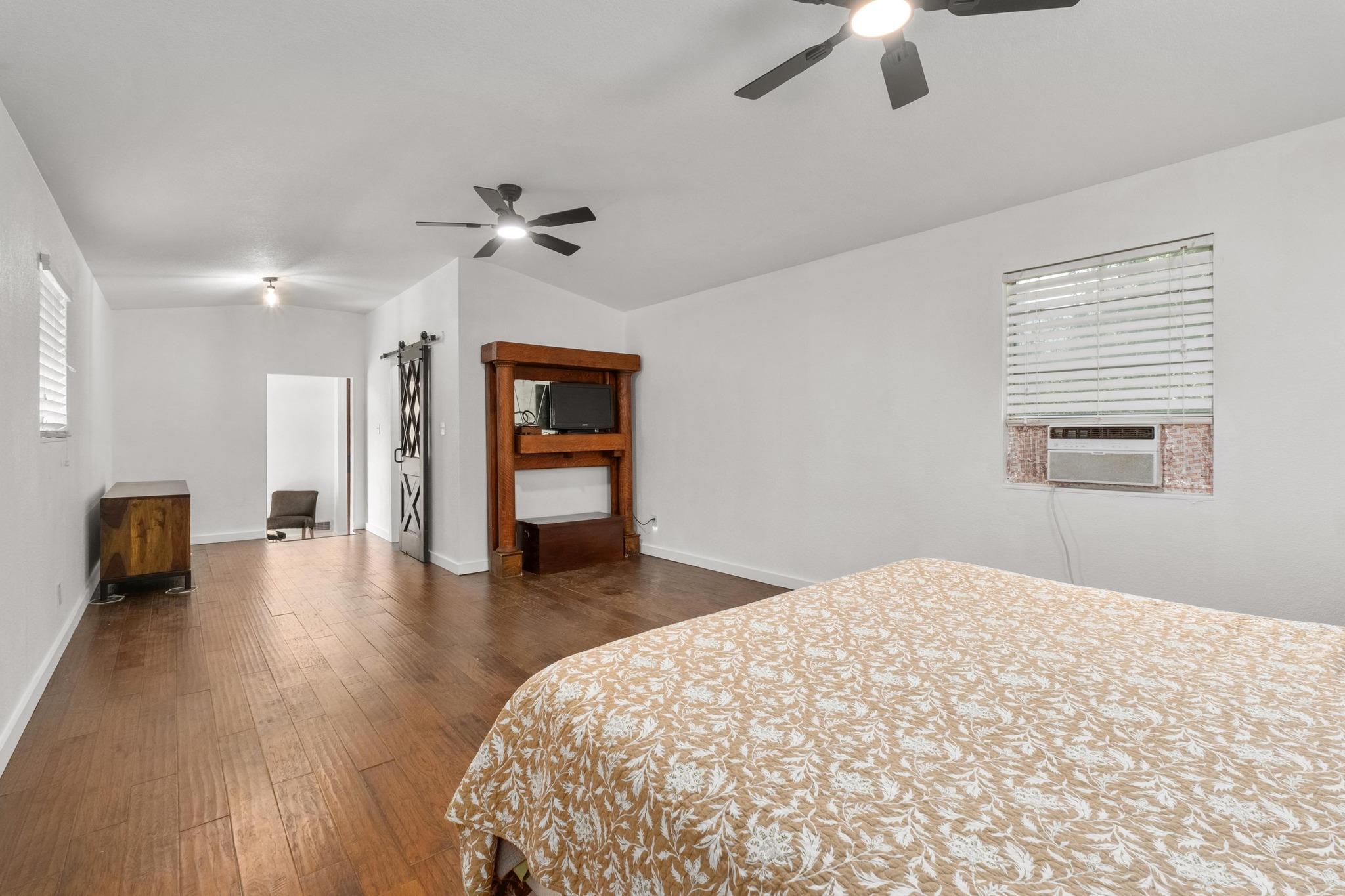 501 Twin Oaks TRL