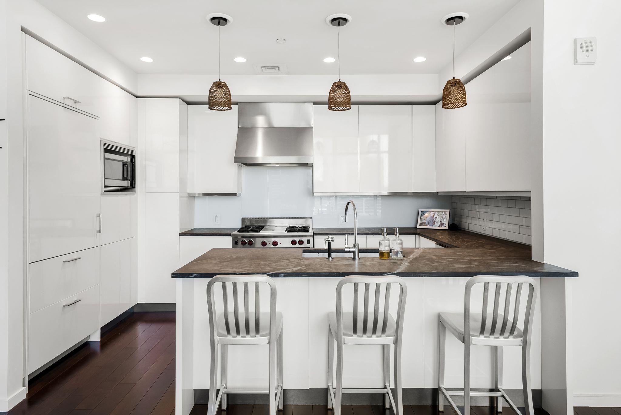 200 Congress Ave # 14C