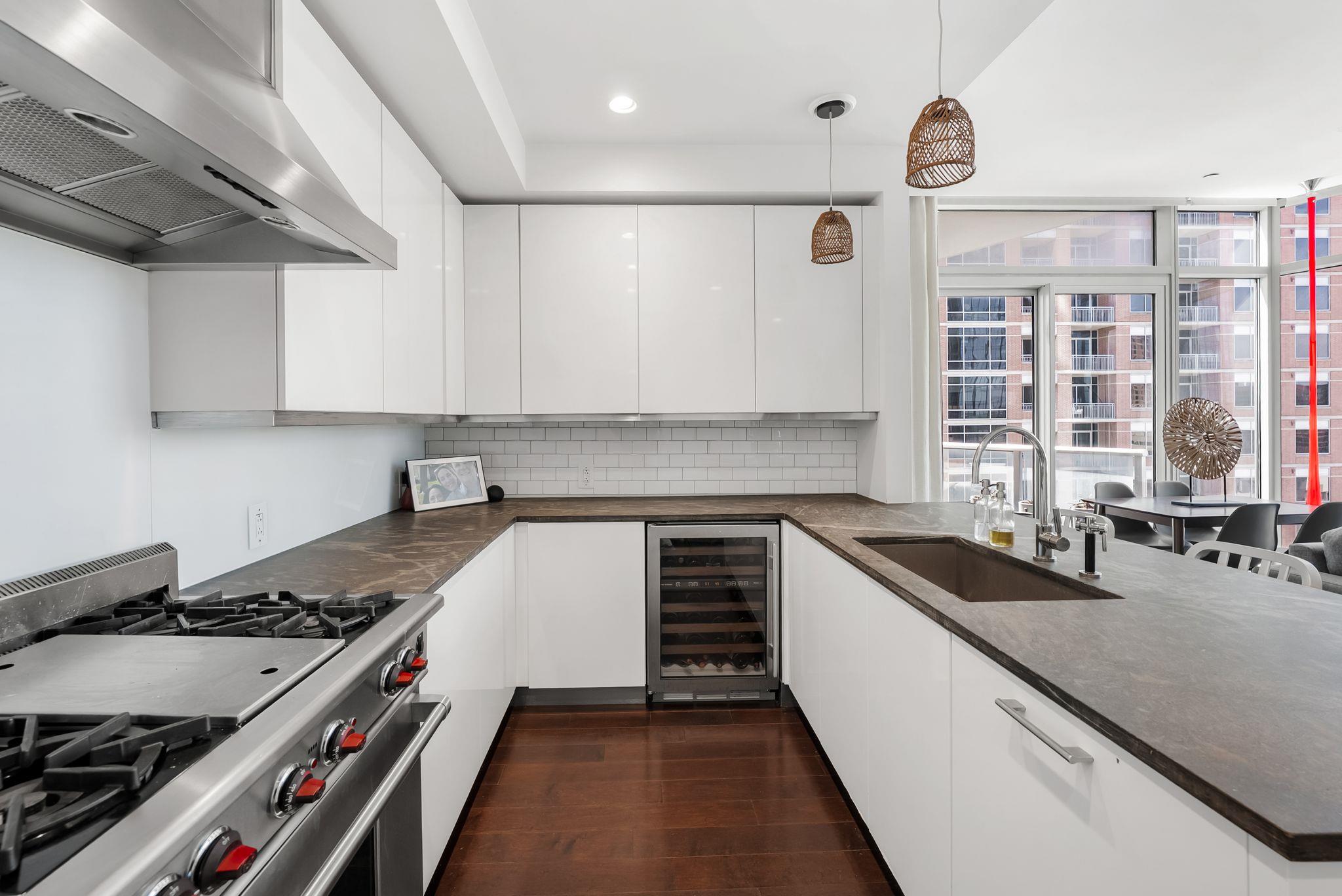 200 Congress Ave # 14C