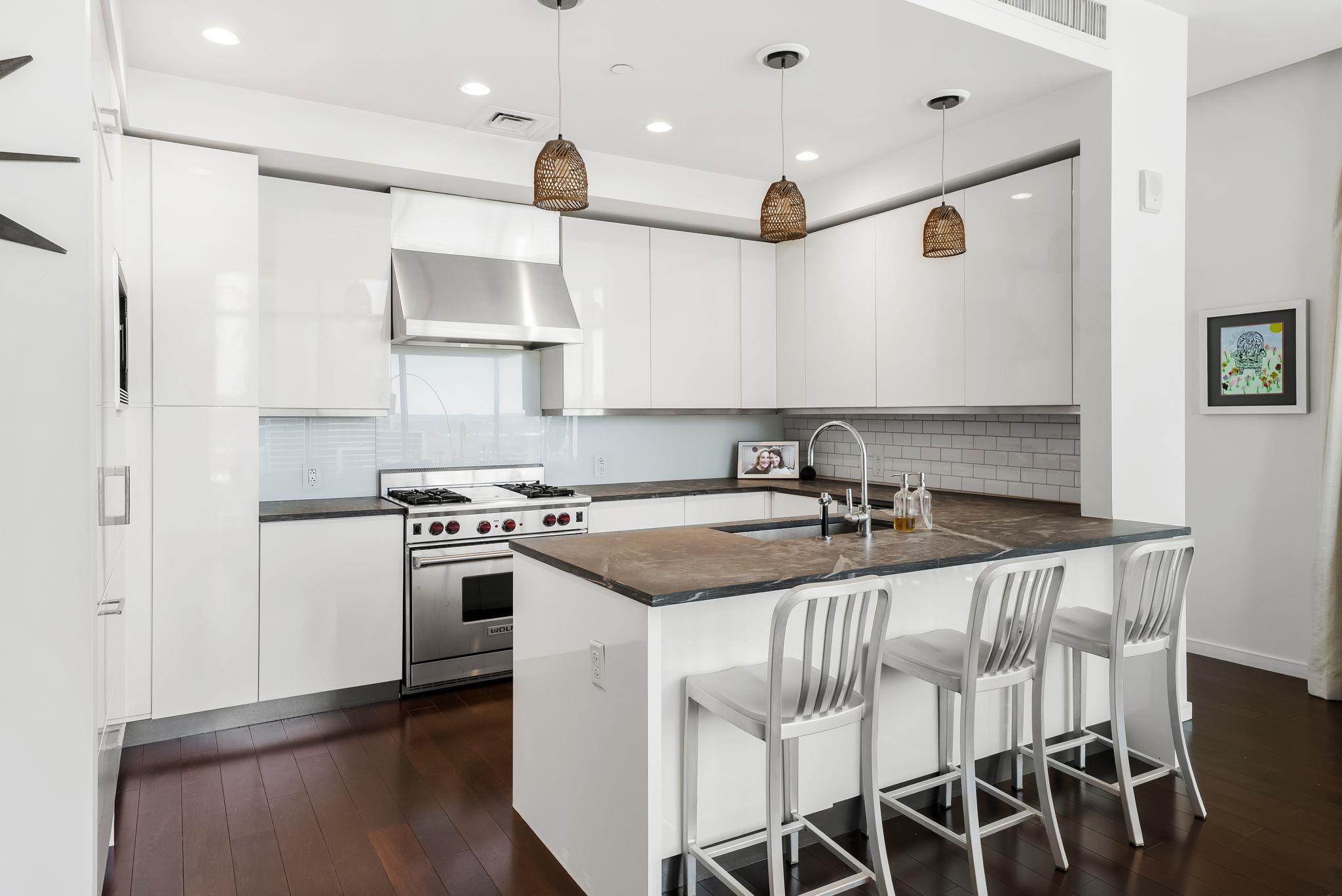 200 Congress Ave # 14C