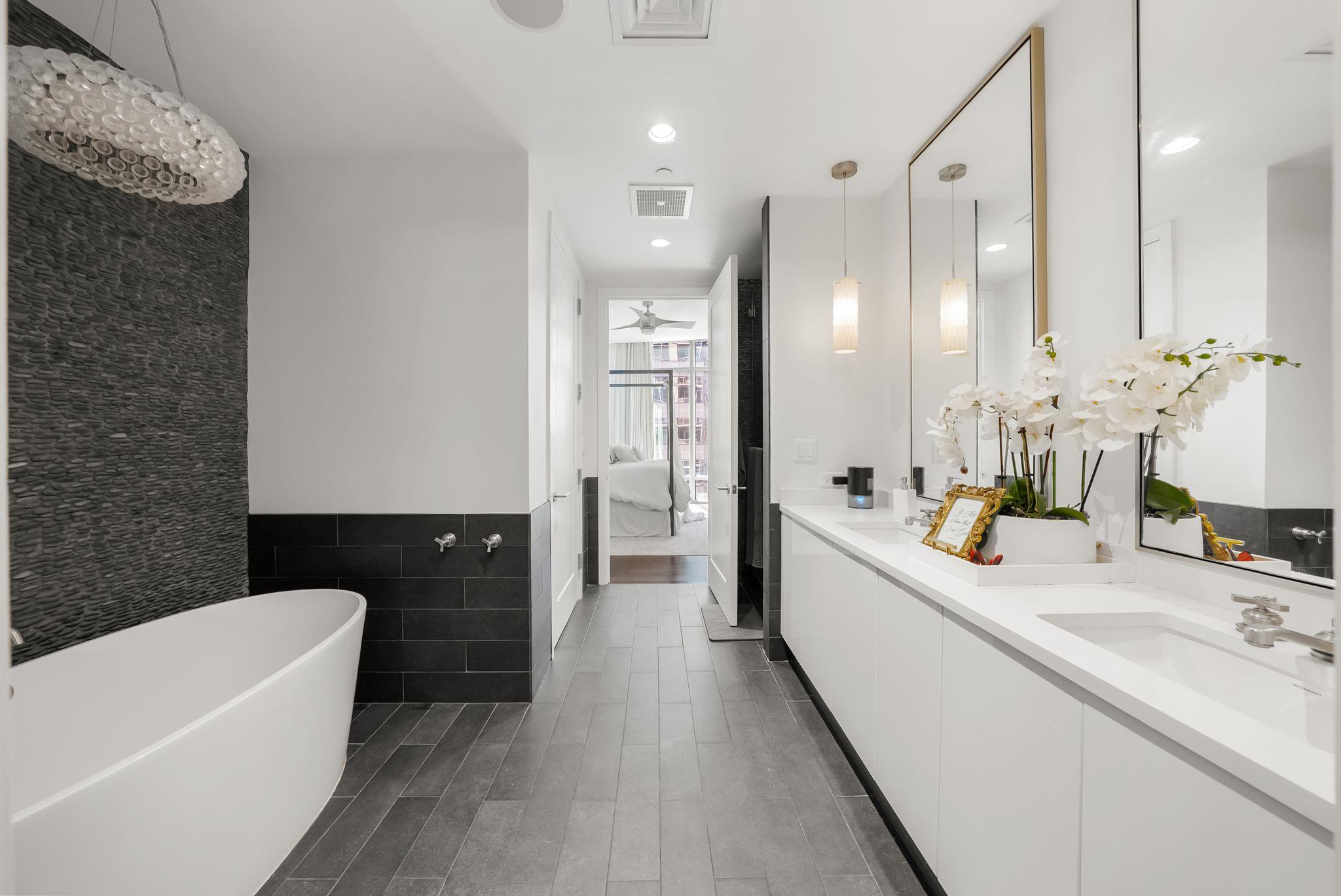 200 Congress Ave # 14C