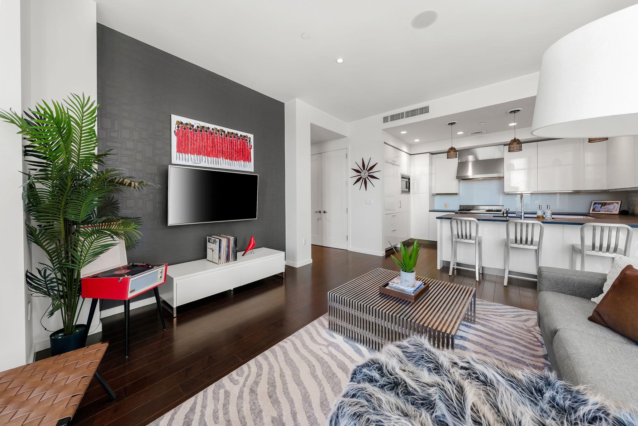 200 Congress Ave # 14C