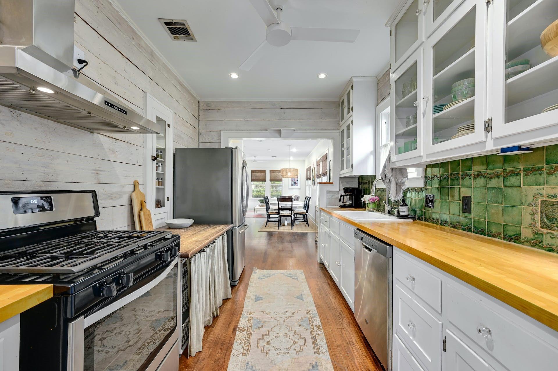 510 Academy DR