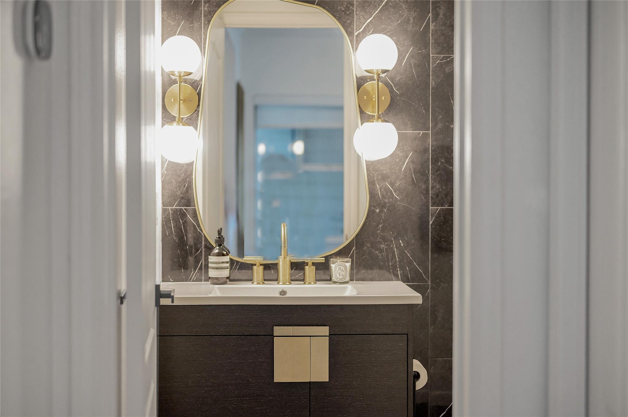 6000 Shepherd Mountain CV # 915