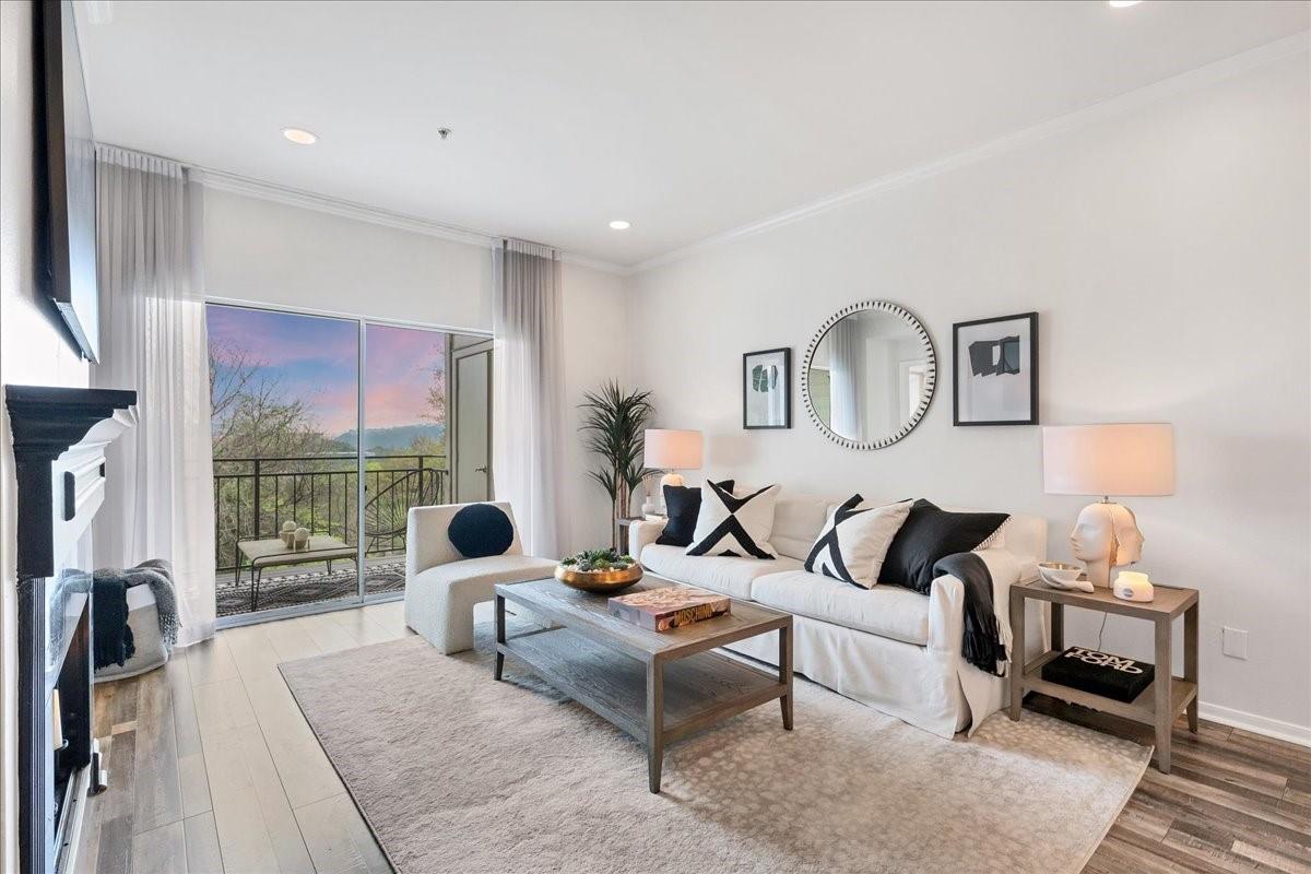 6000 Shepherd Mountain CV # 915