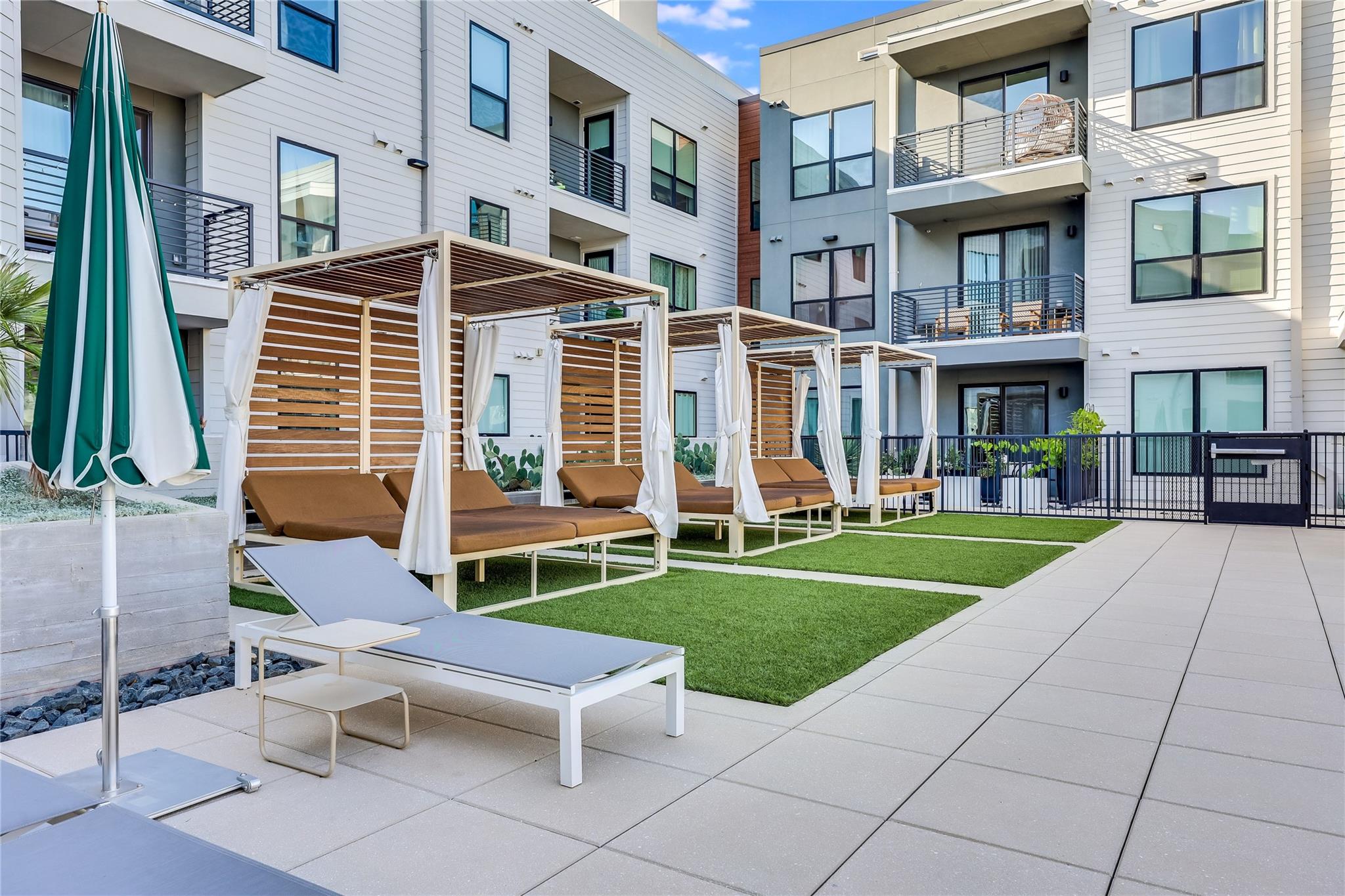 1701 Simond Ave # 516