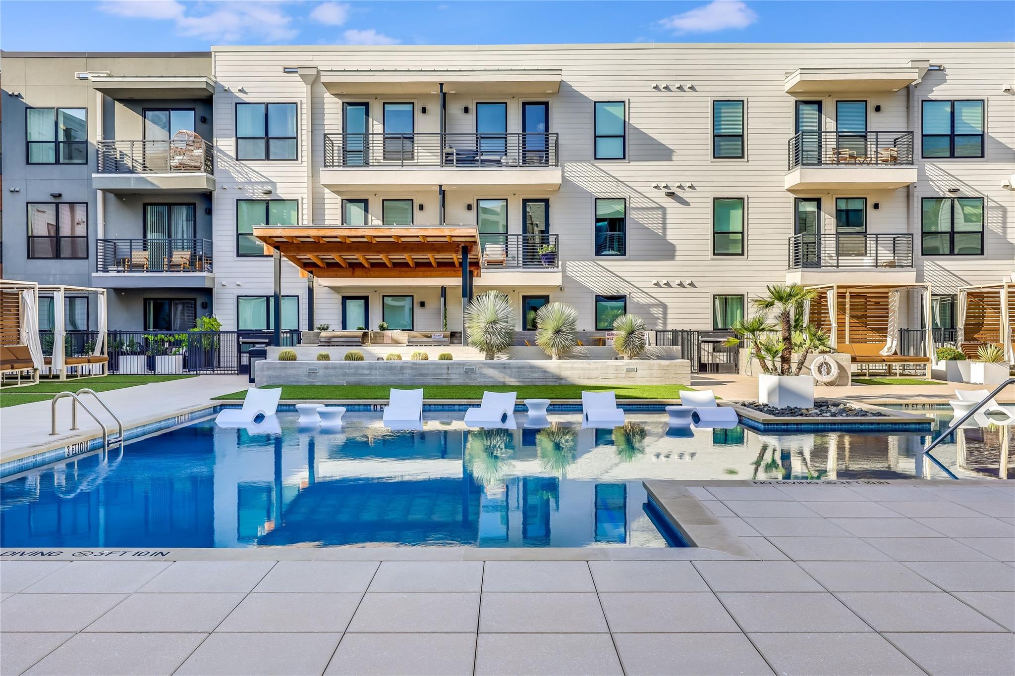 1701 Simond Ave # 516