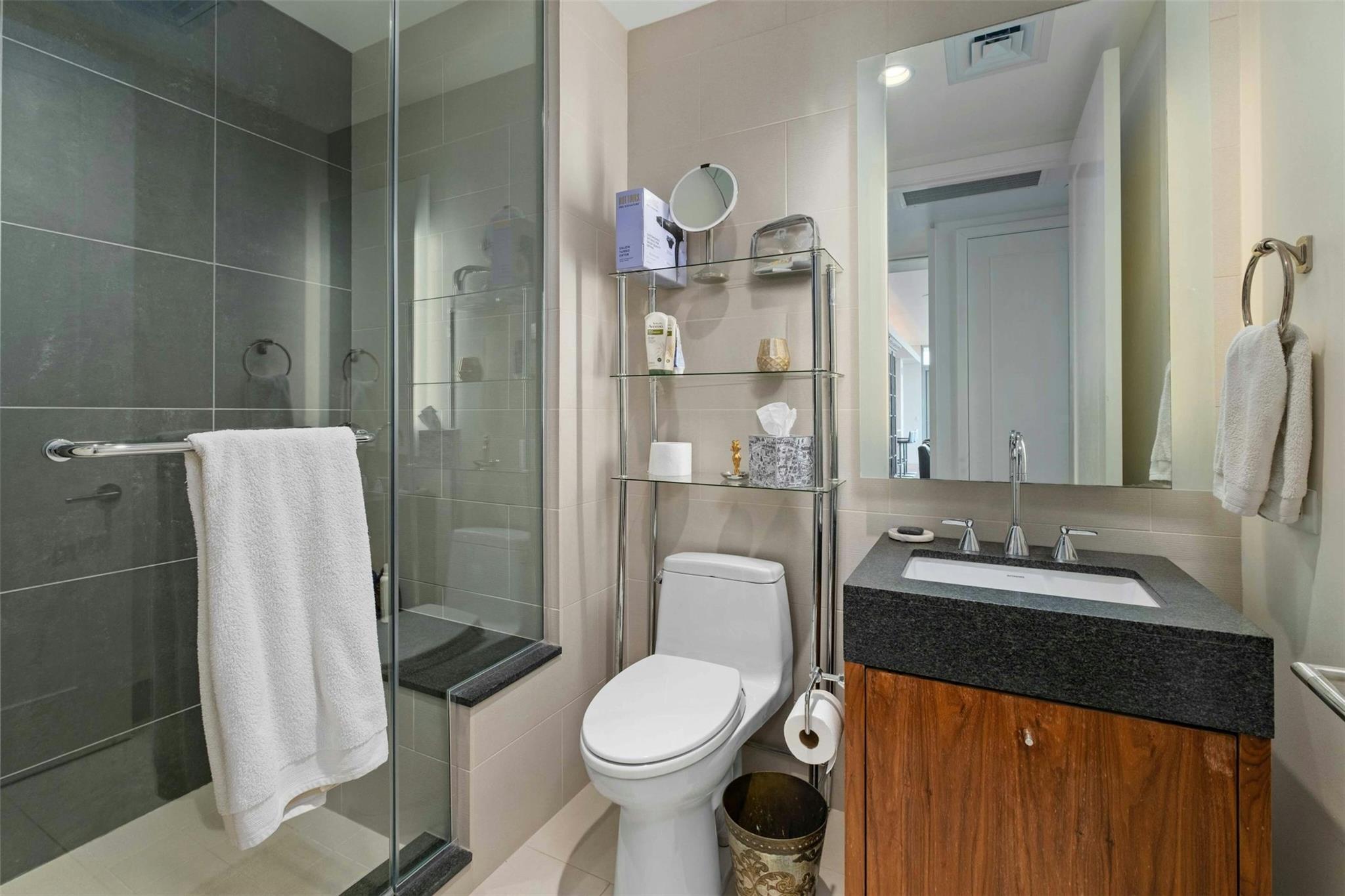 200 Congress Ave # 11E