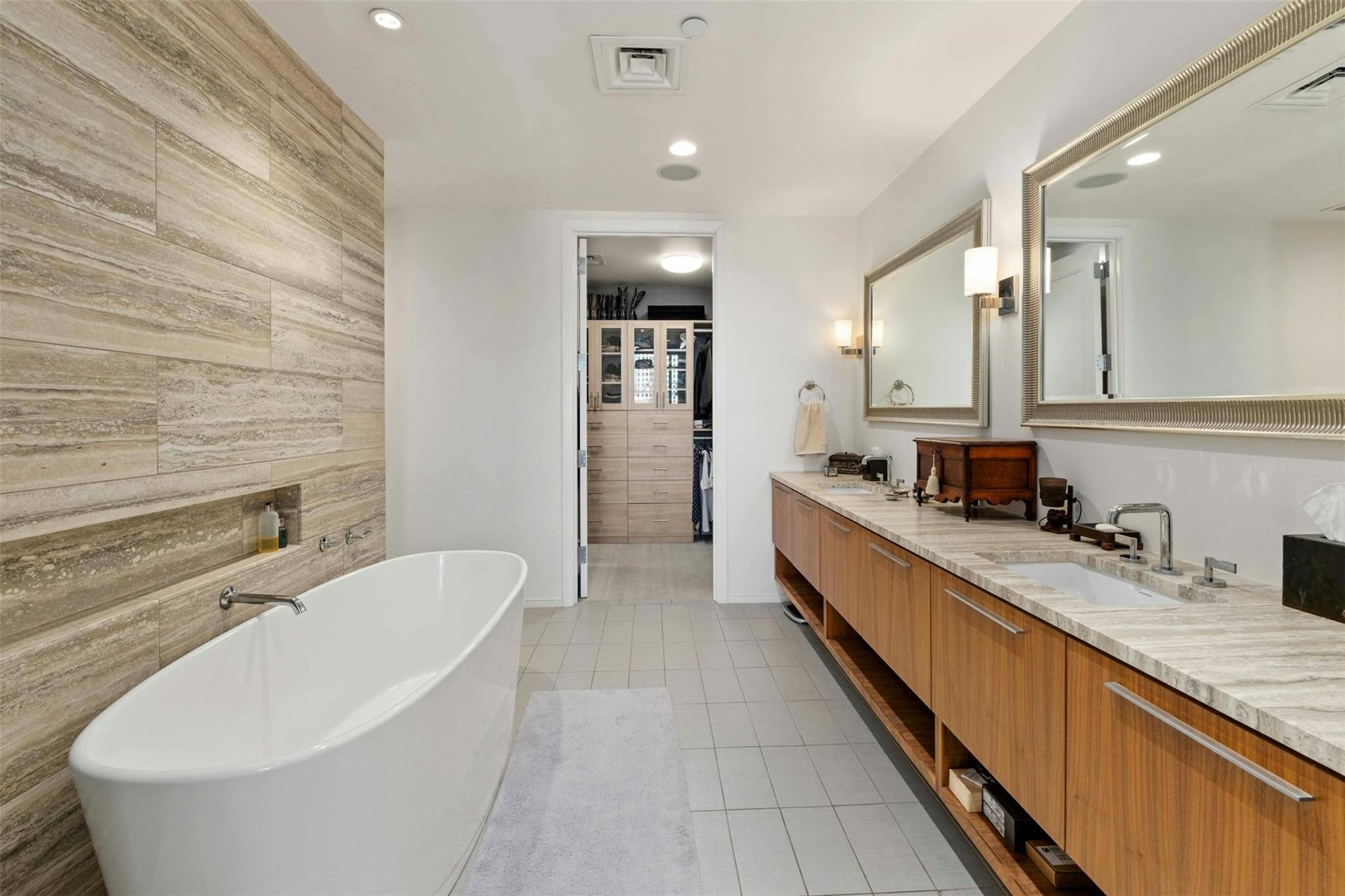 200 Congress Ave # 11E
