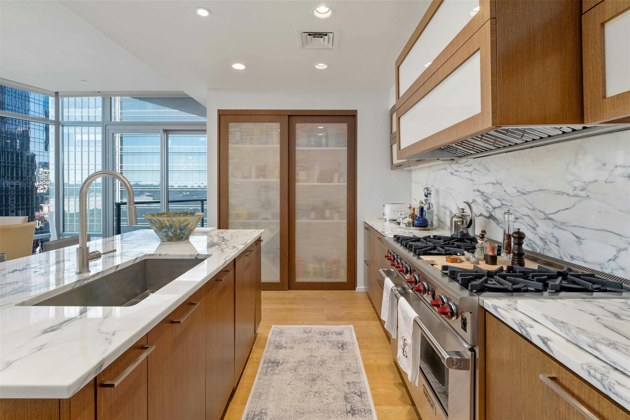 200 Congress Ave # 11E