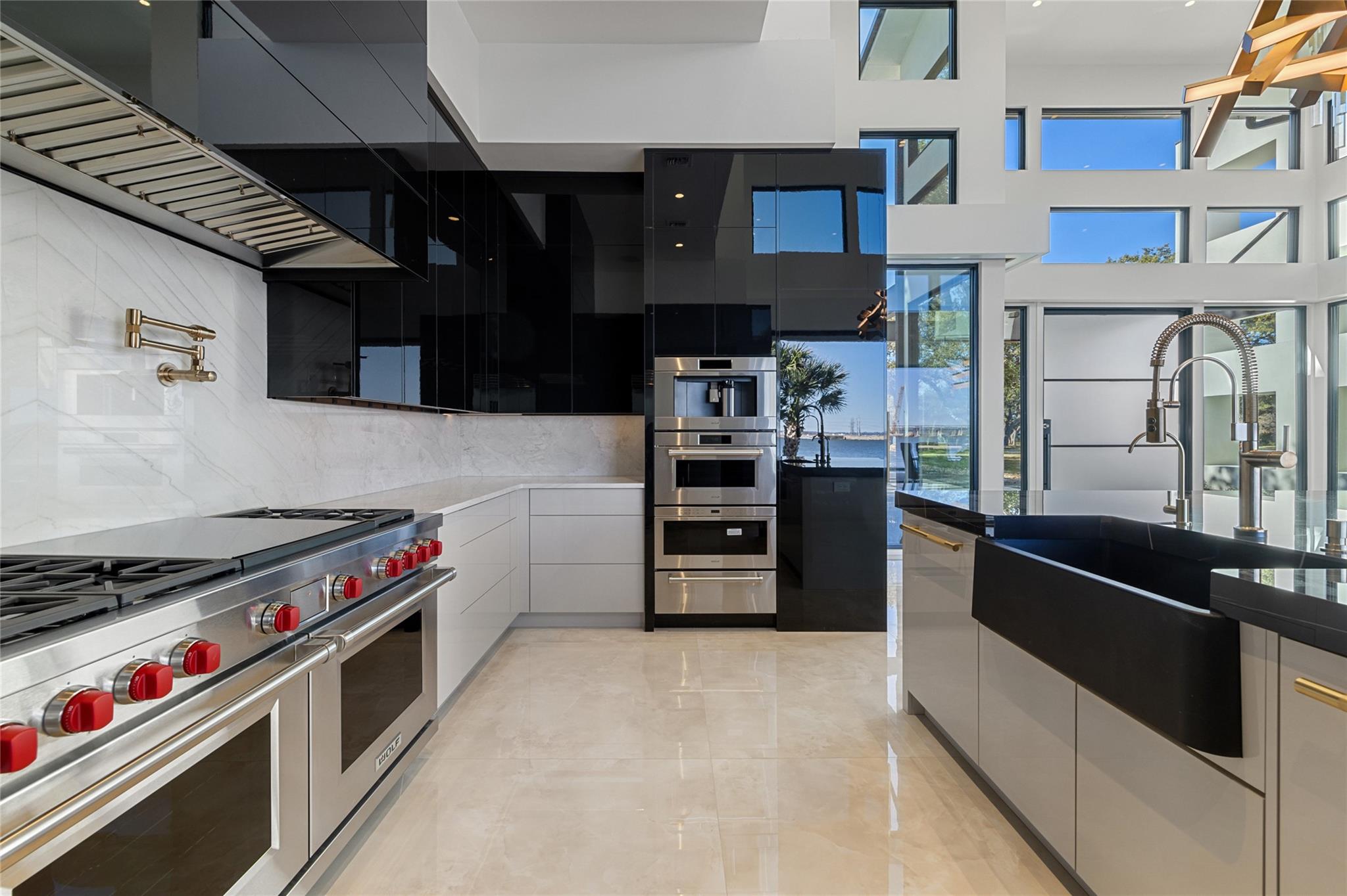 115 Estate DR