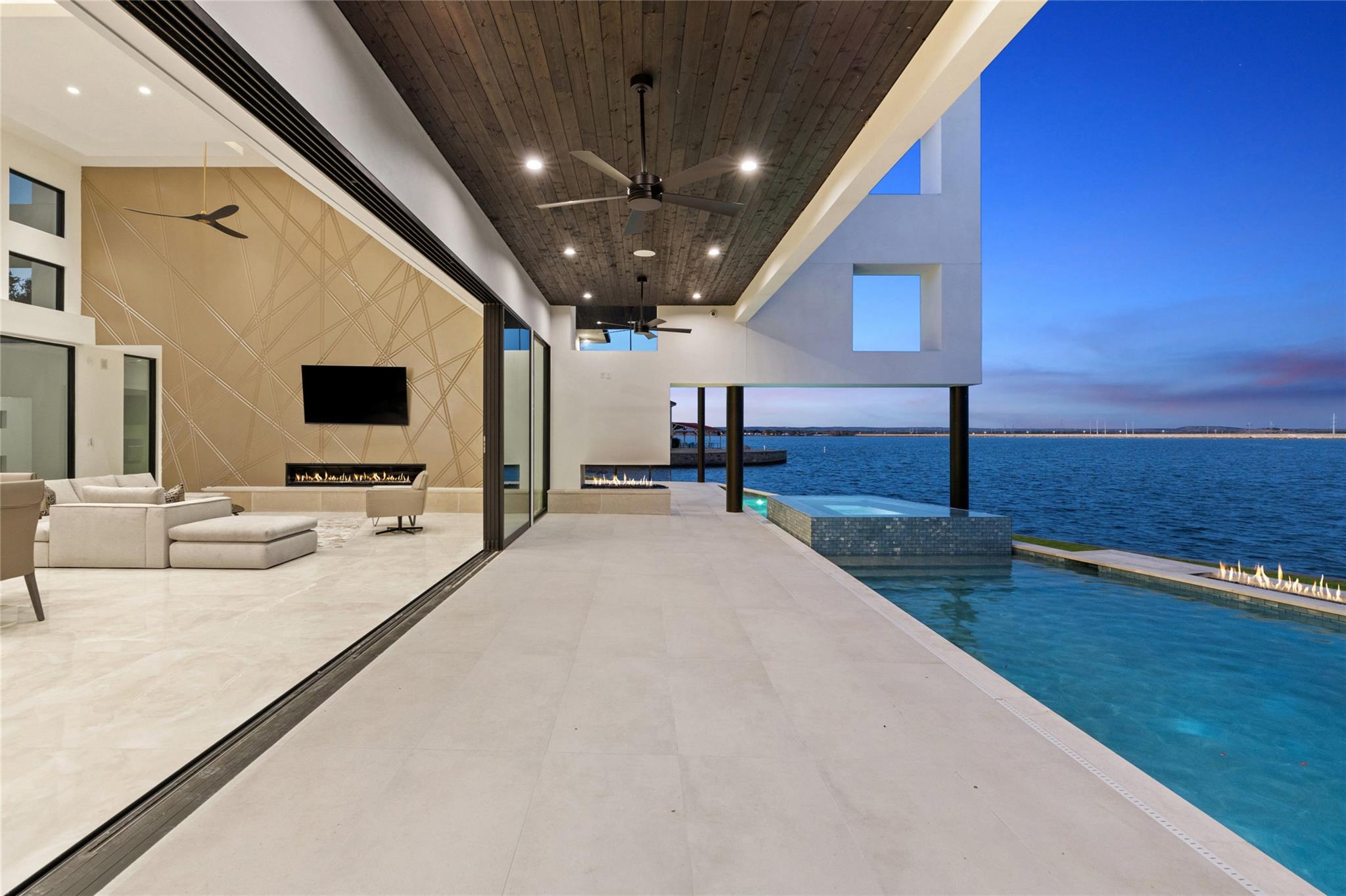 115 Estate DR