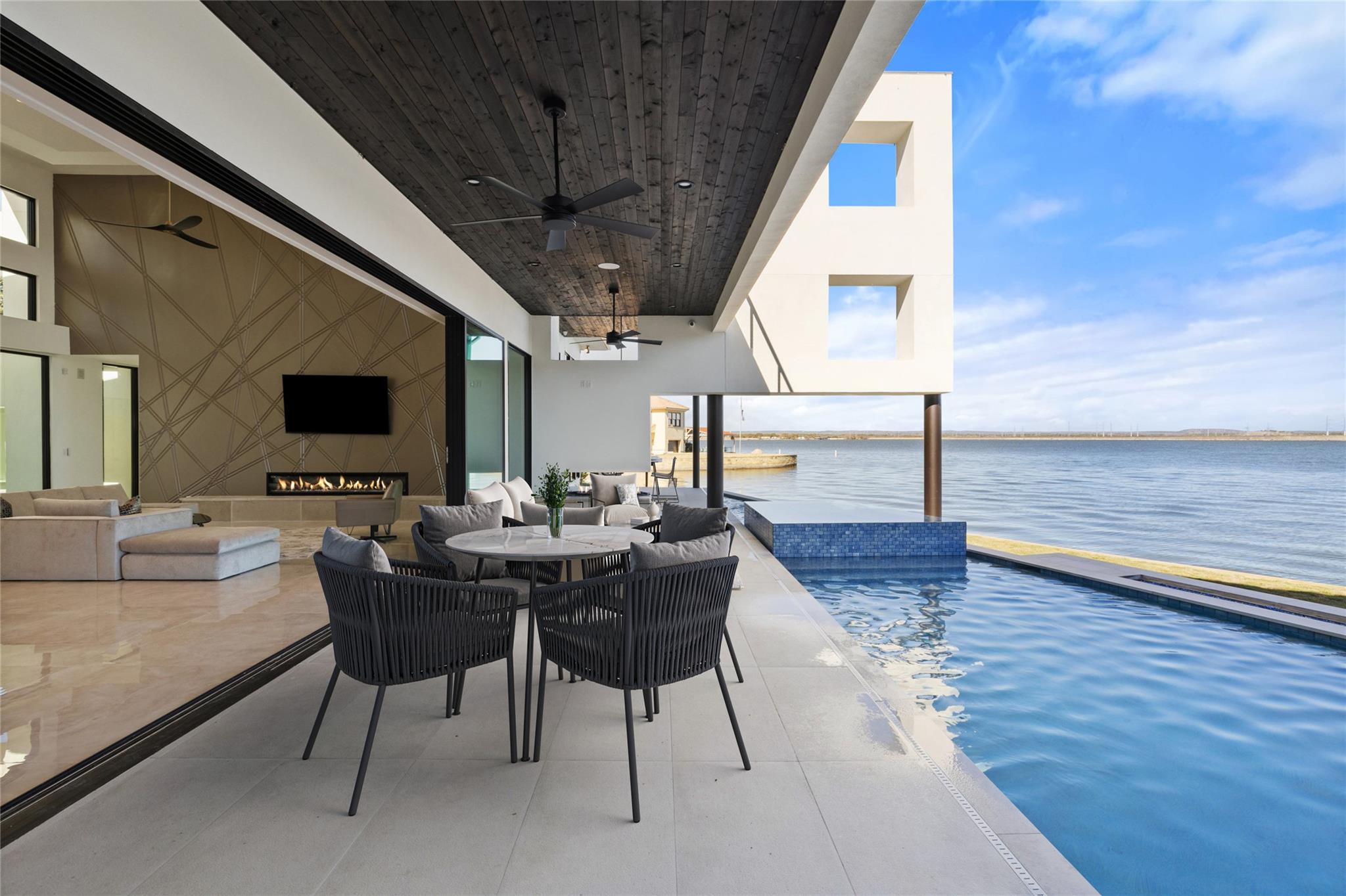 115 Estate DR