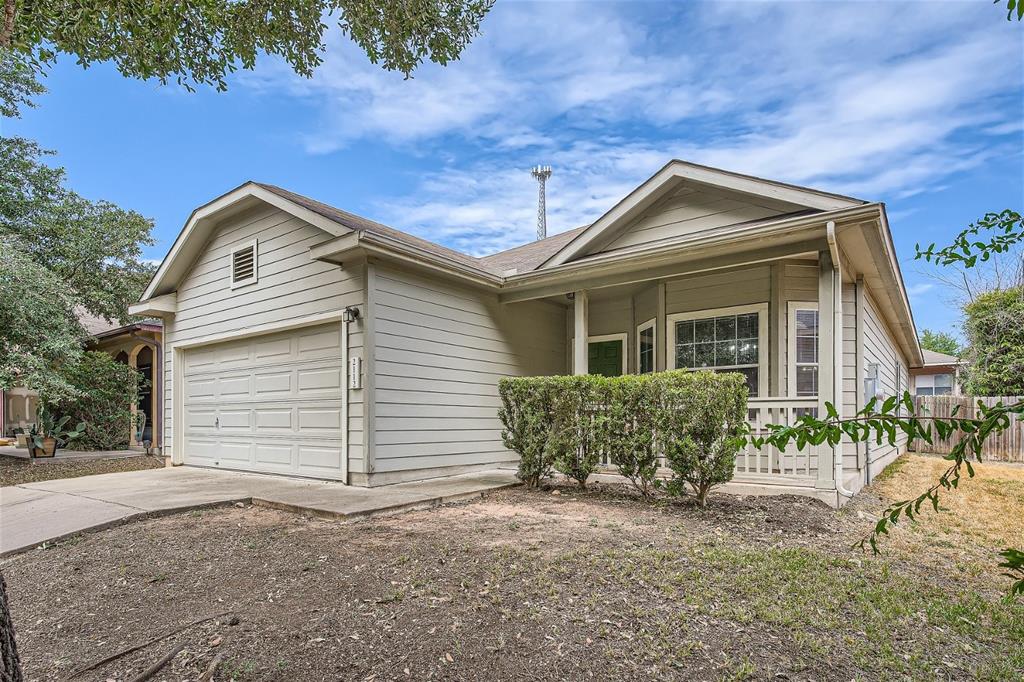 2112 CHARLOTTE ESTATES DR