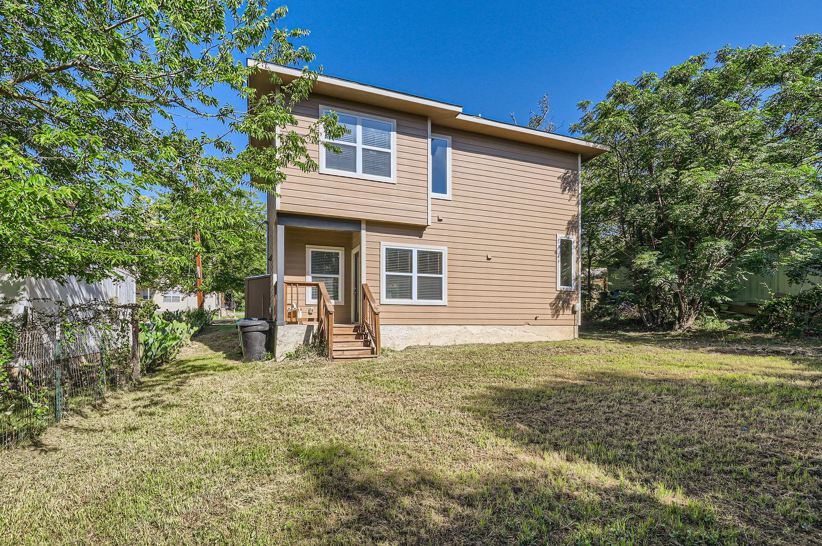 11007 Elm ST