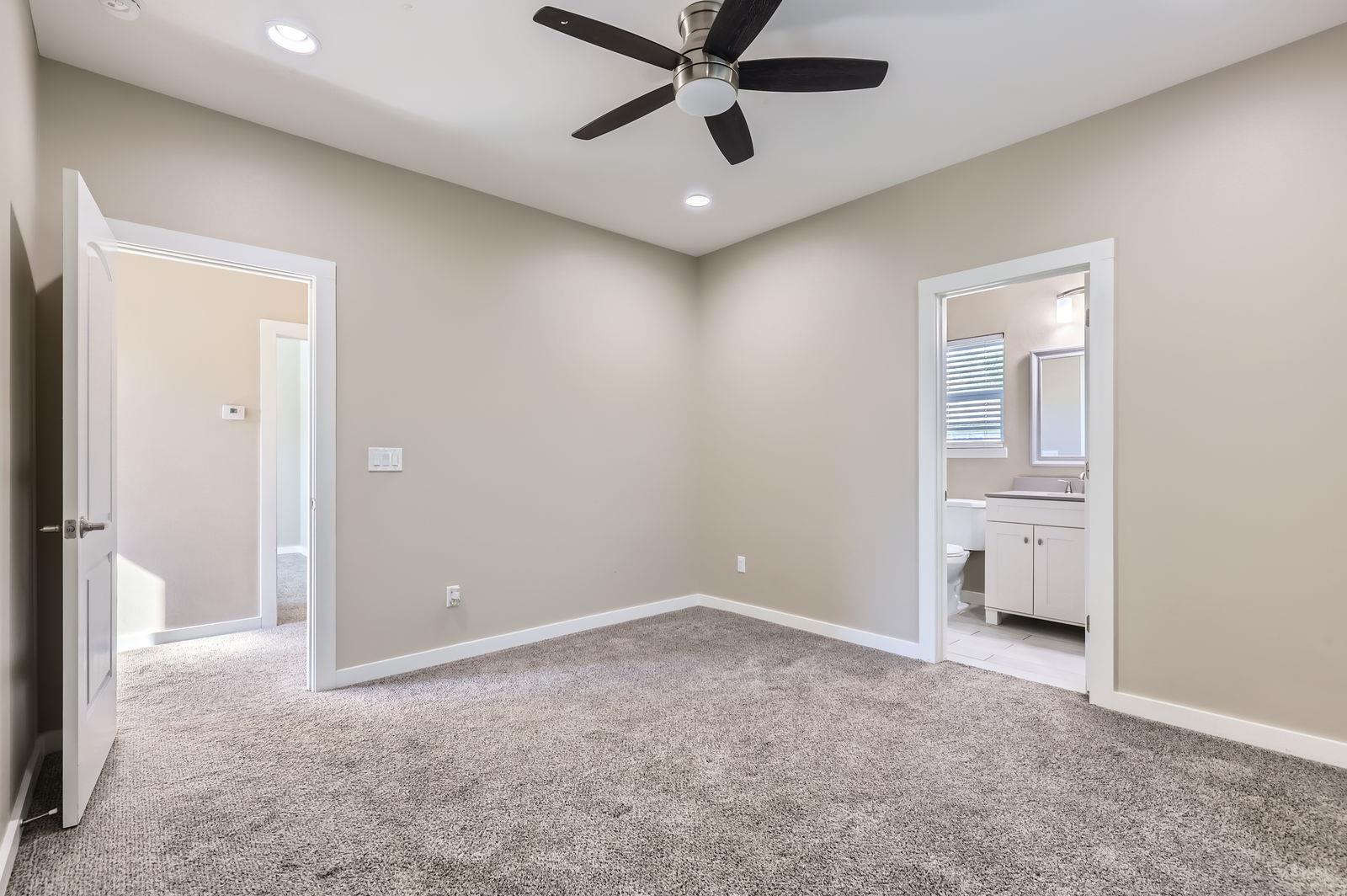 11007 Elm ST