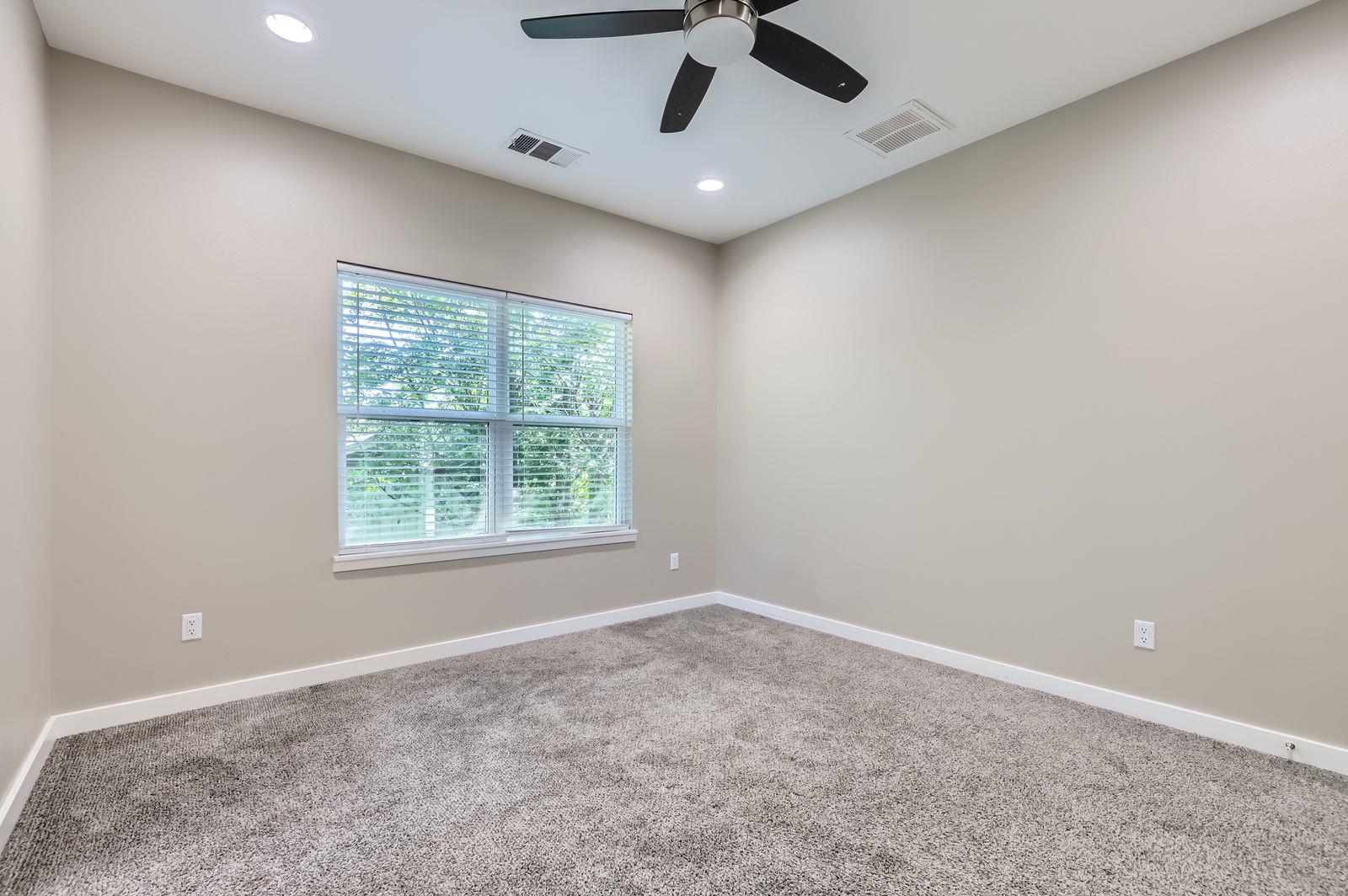 11007 Elm ST