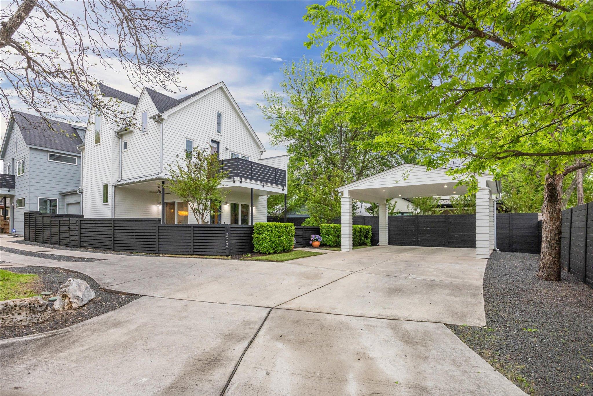 1303 Harriet CT # A