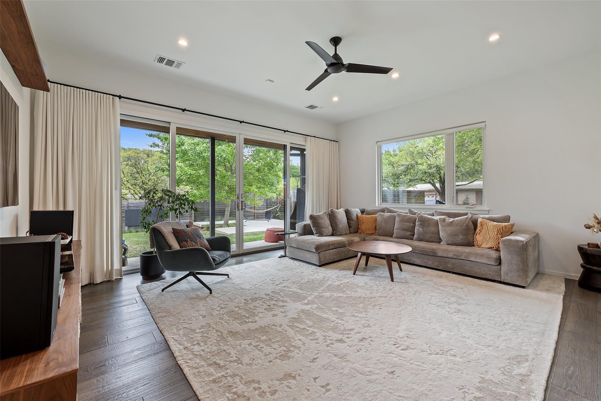 2500 Cedarview DR