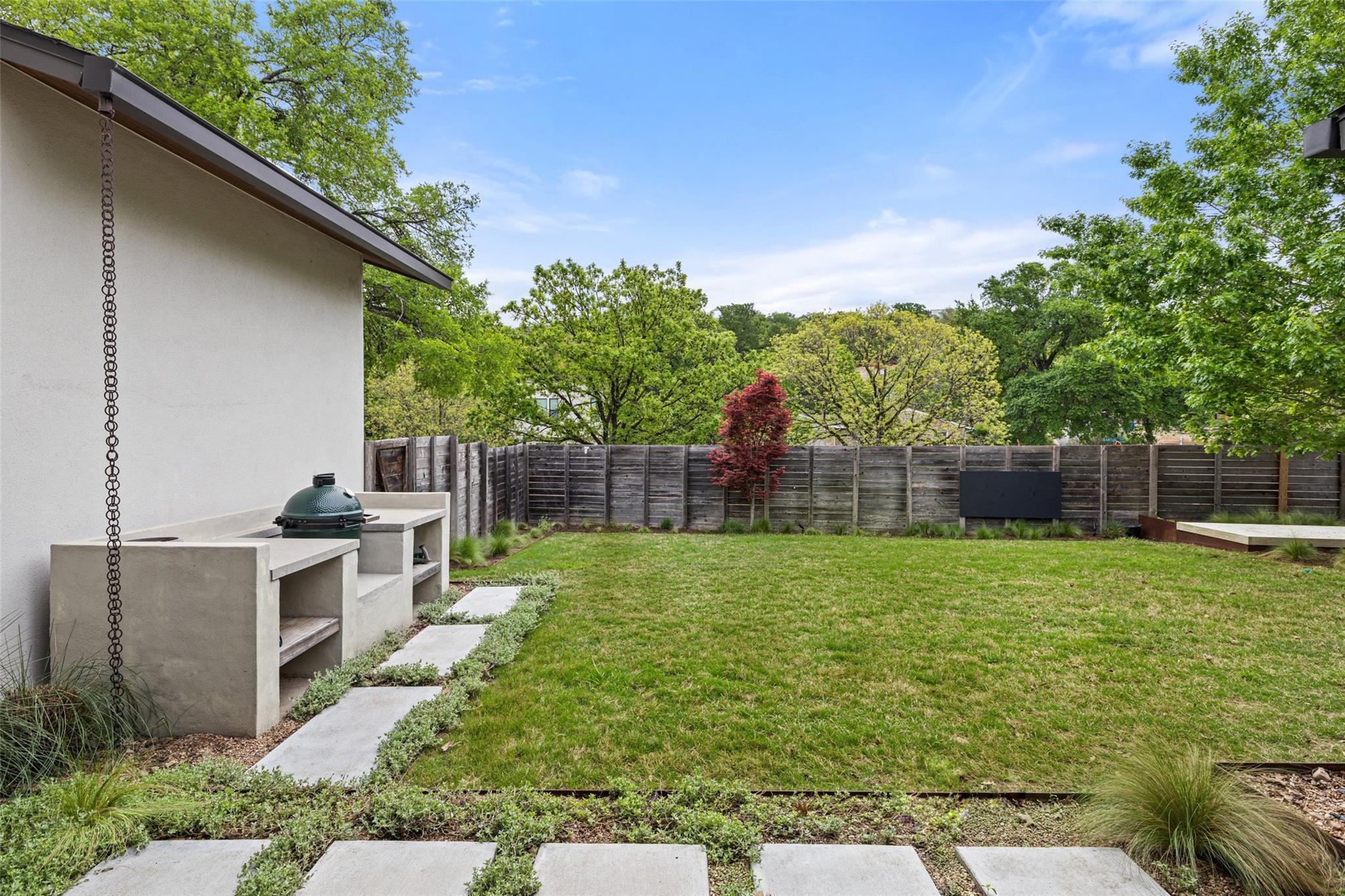 2500 Cedarview DR