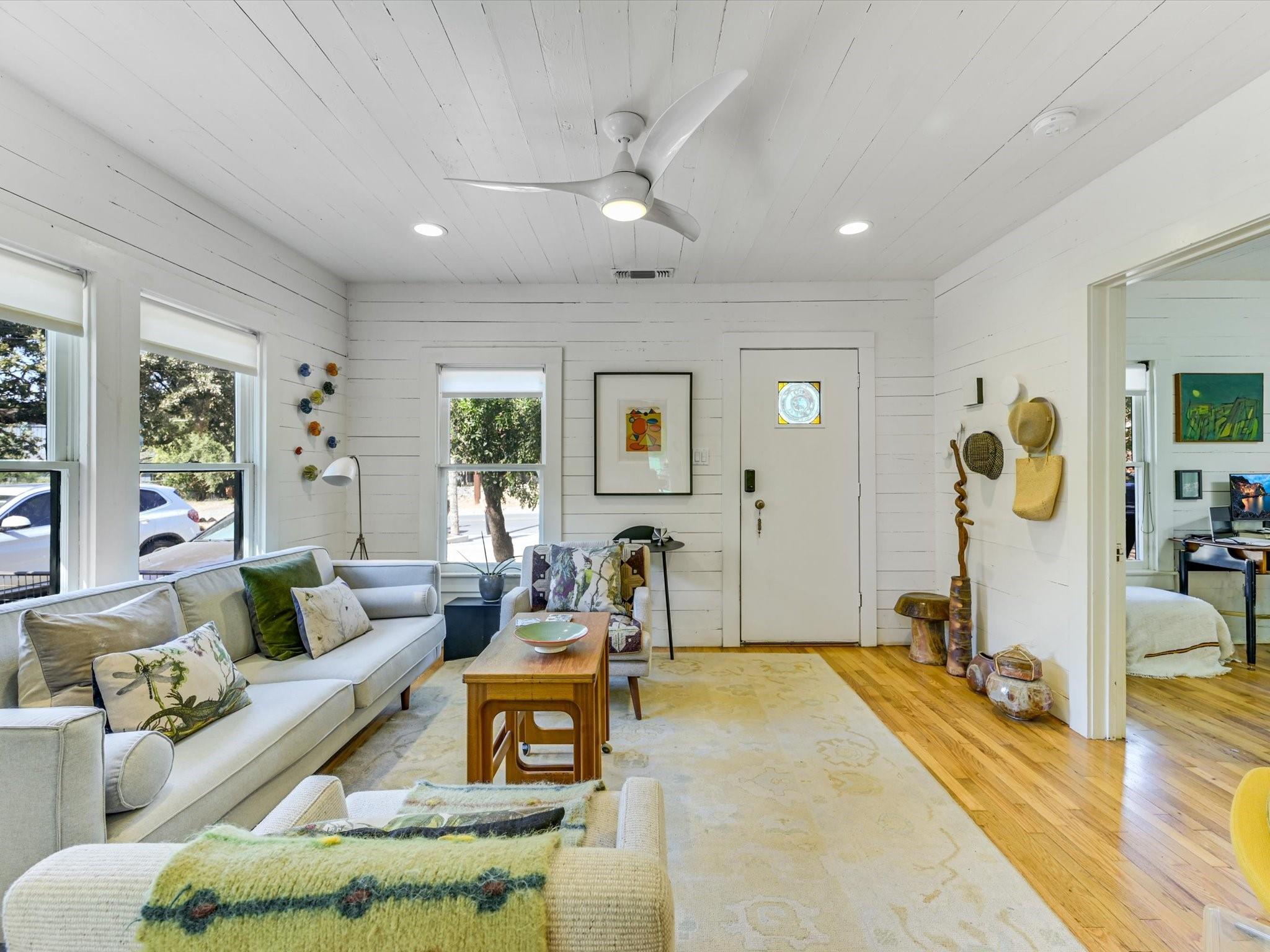 907 W Annie ST # 1