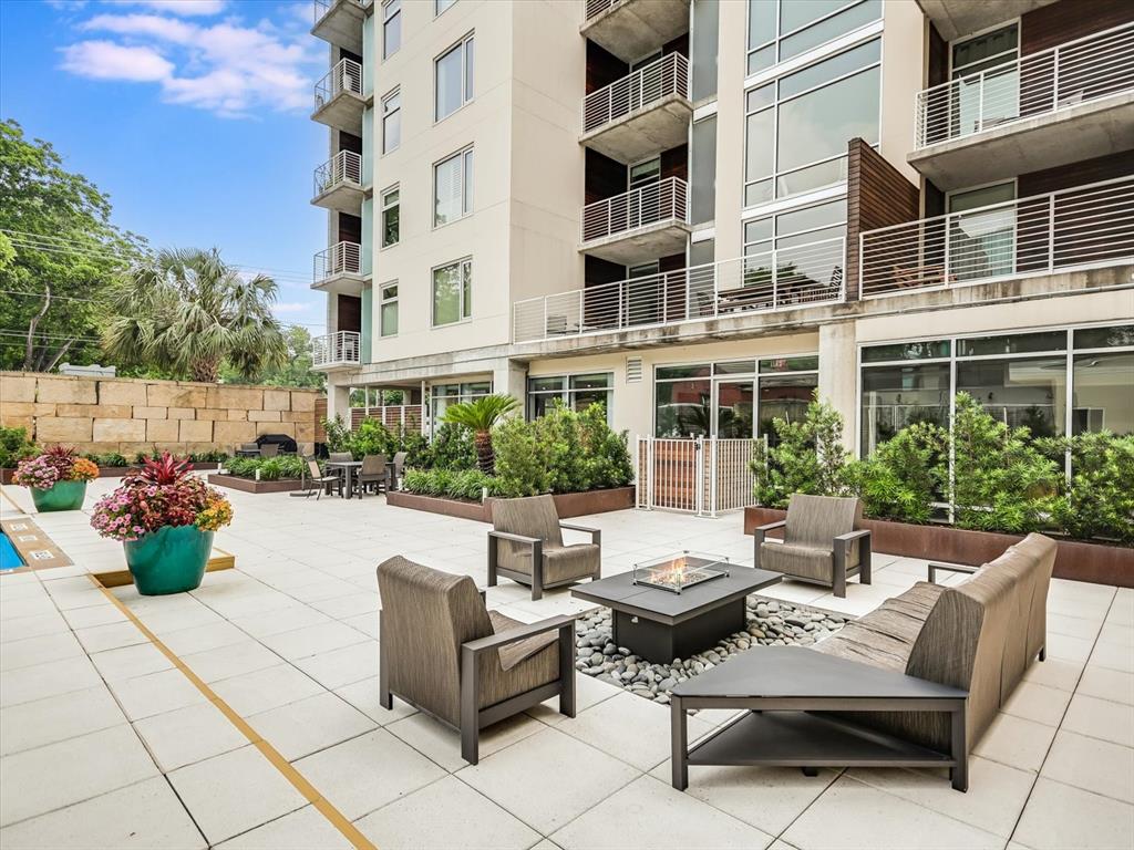 210 Lee Barton DR # 321