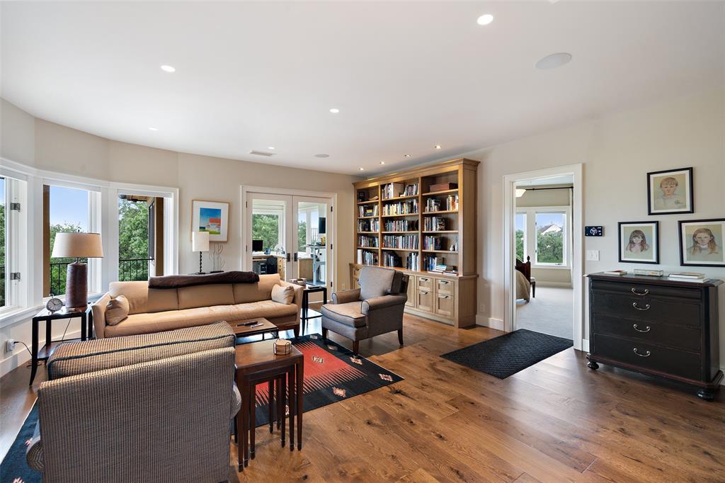 8210 Chalk Knoll DR