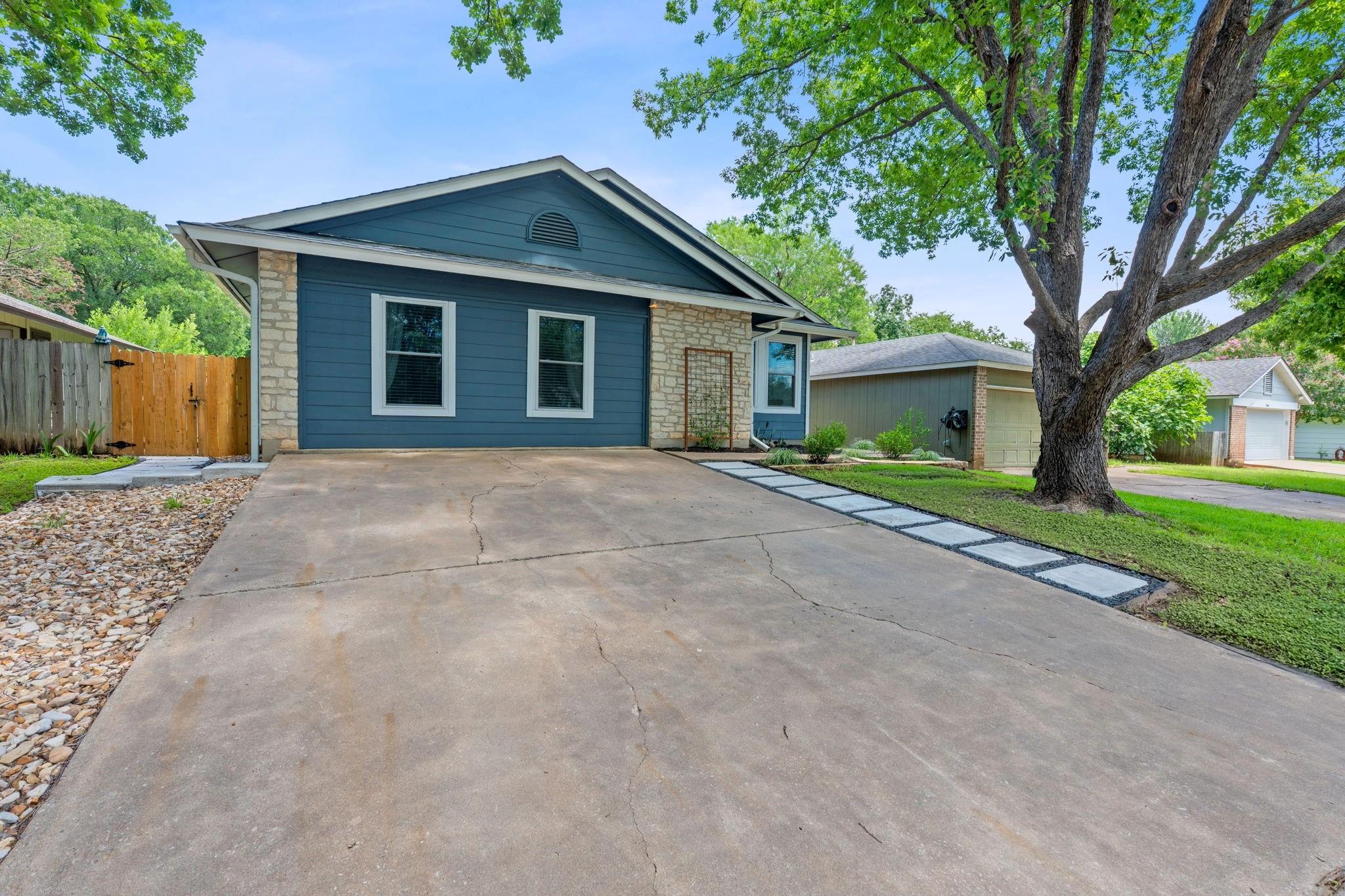 2661 Piping Rock TRL