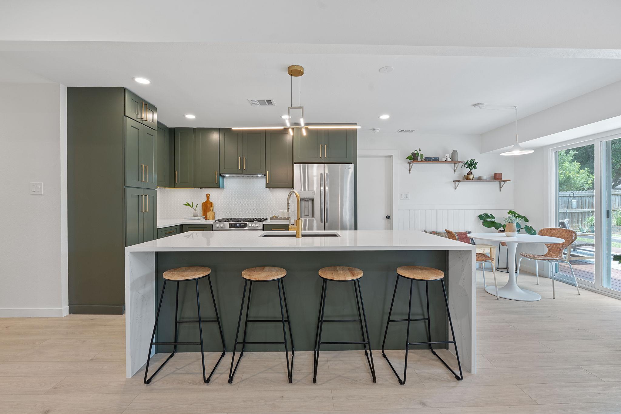 2661 Piping Rock TRL
