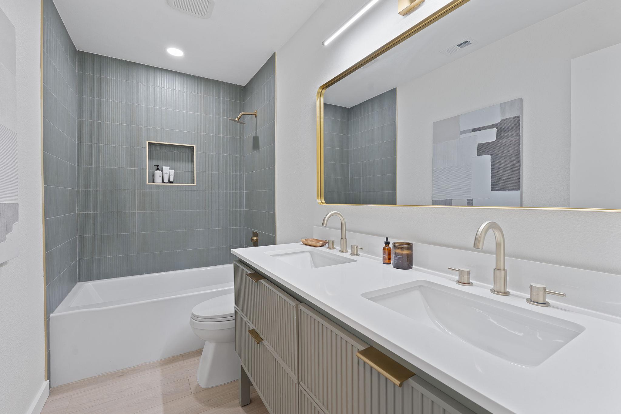 2661 Piping Rock TRL