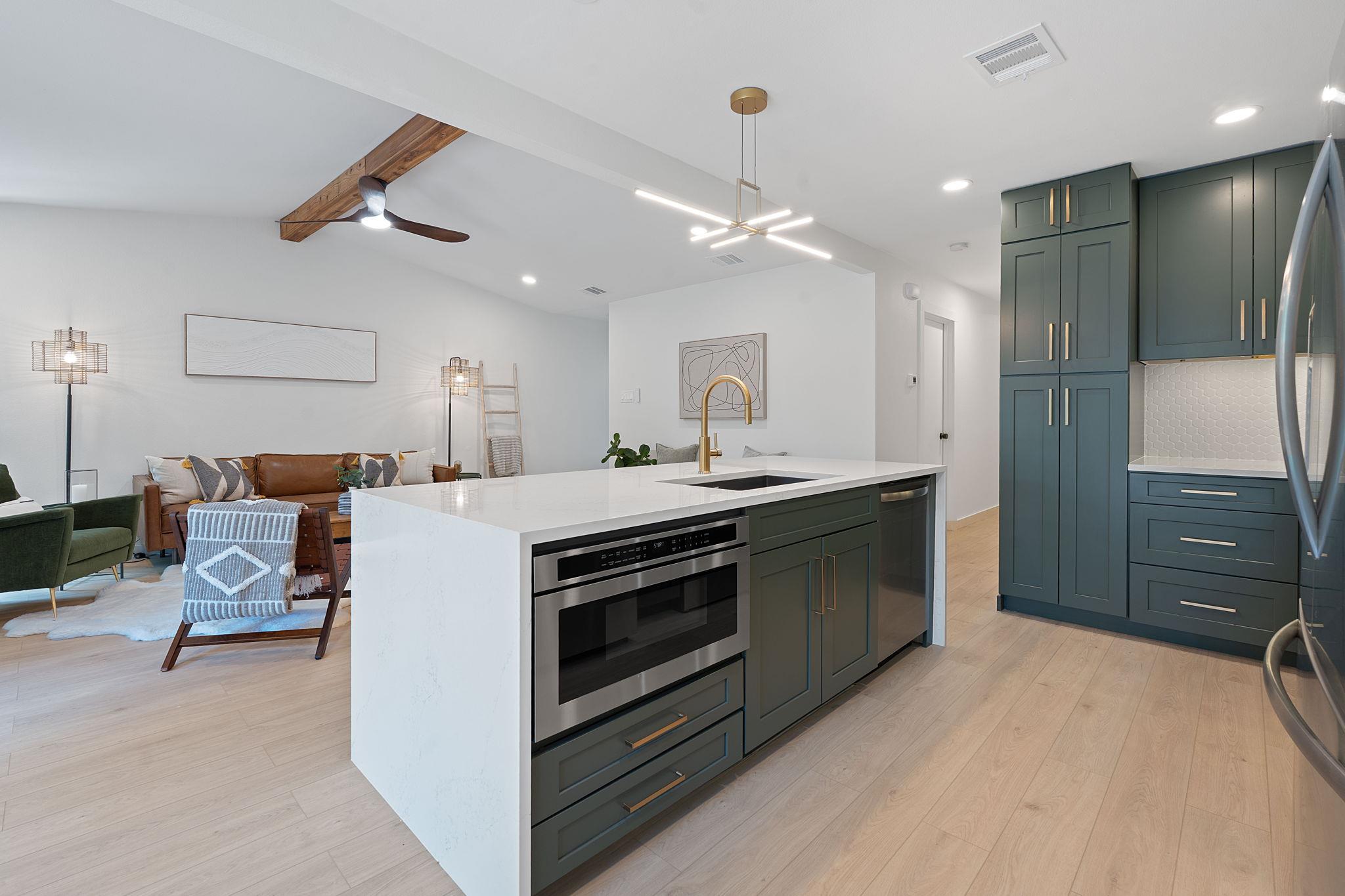 2661 Piping Rock TRL