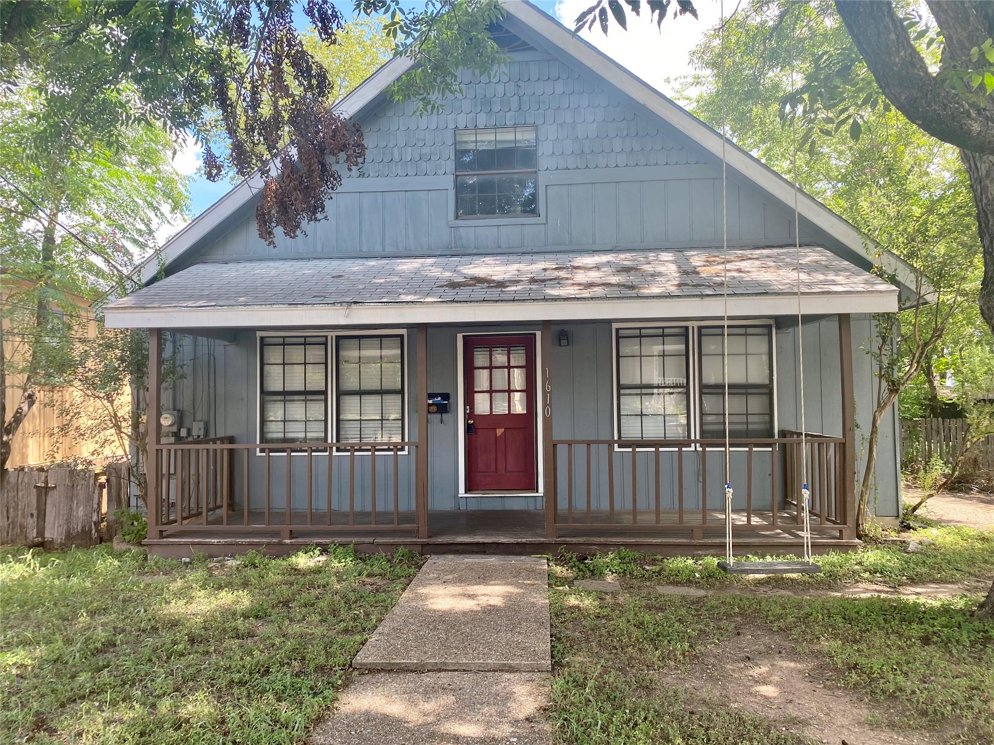 1610 W 10th ST