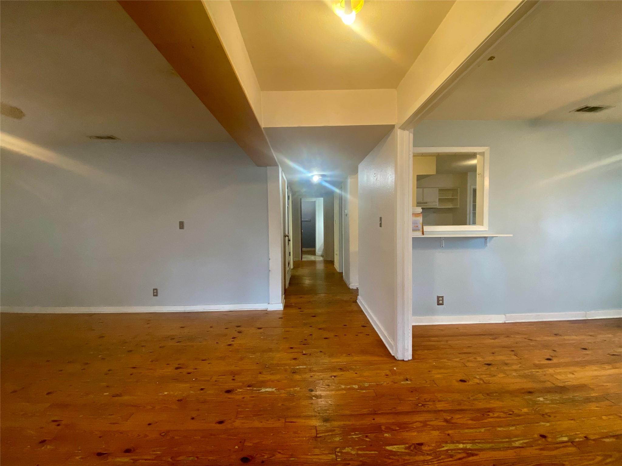1610 W 10th ST