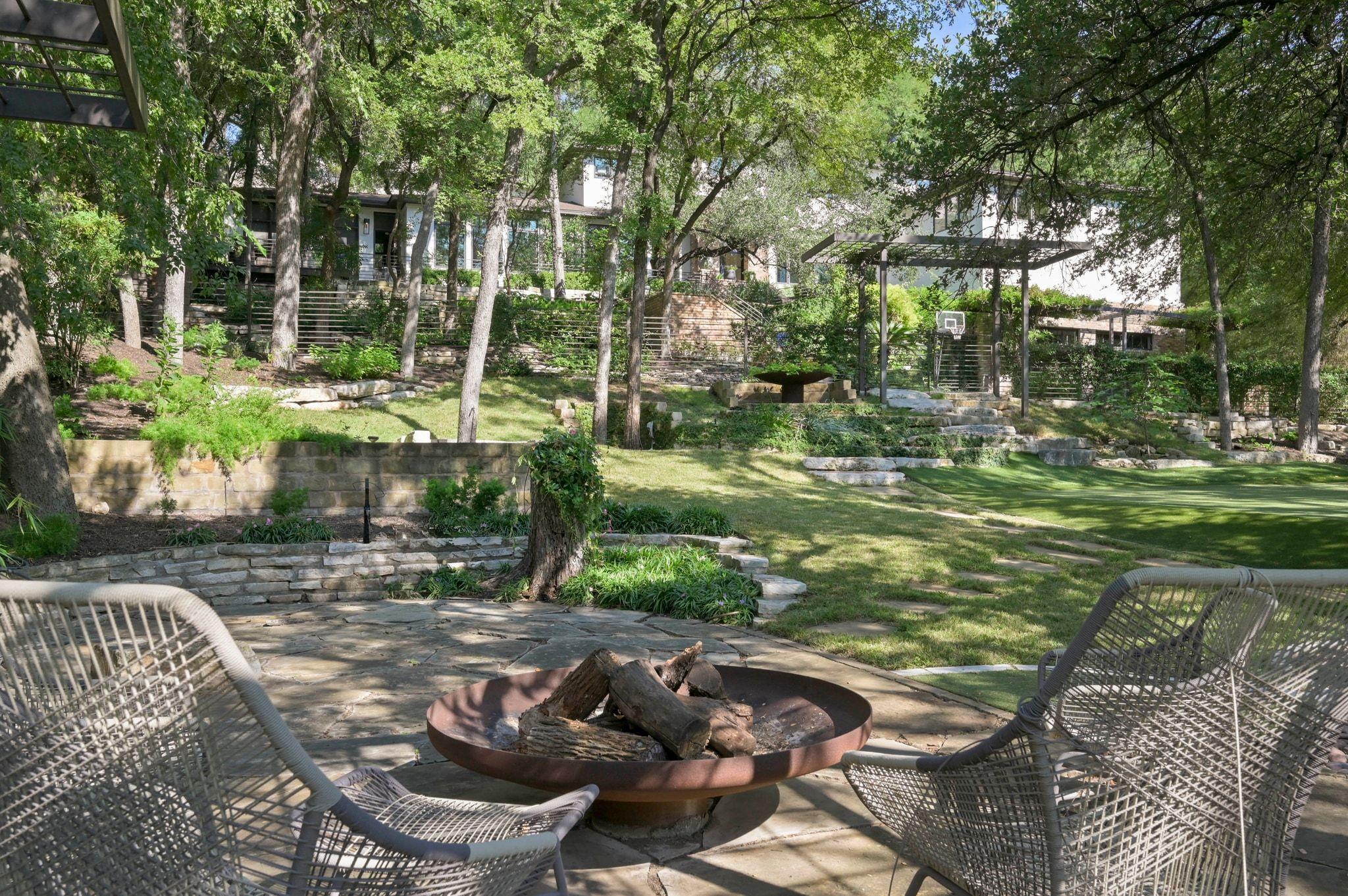2406 Pemberton PKWY