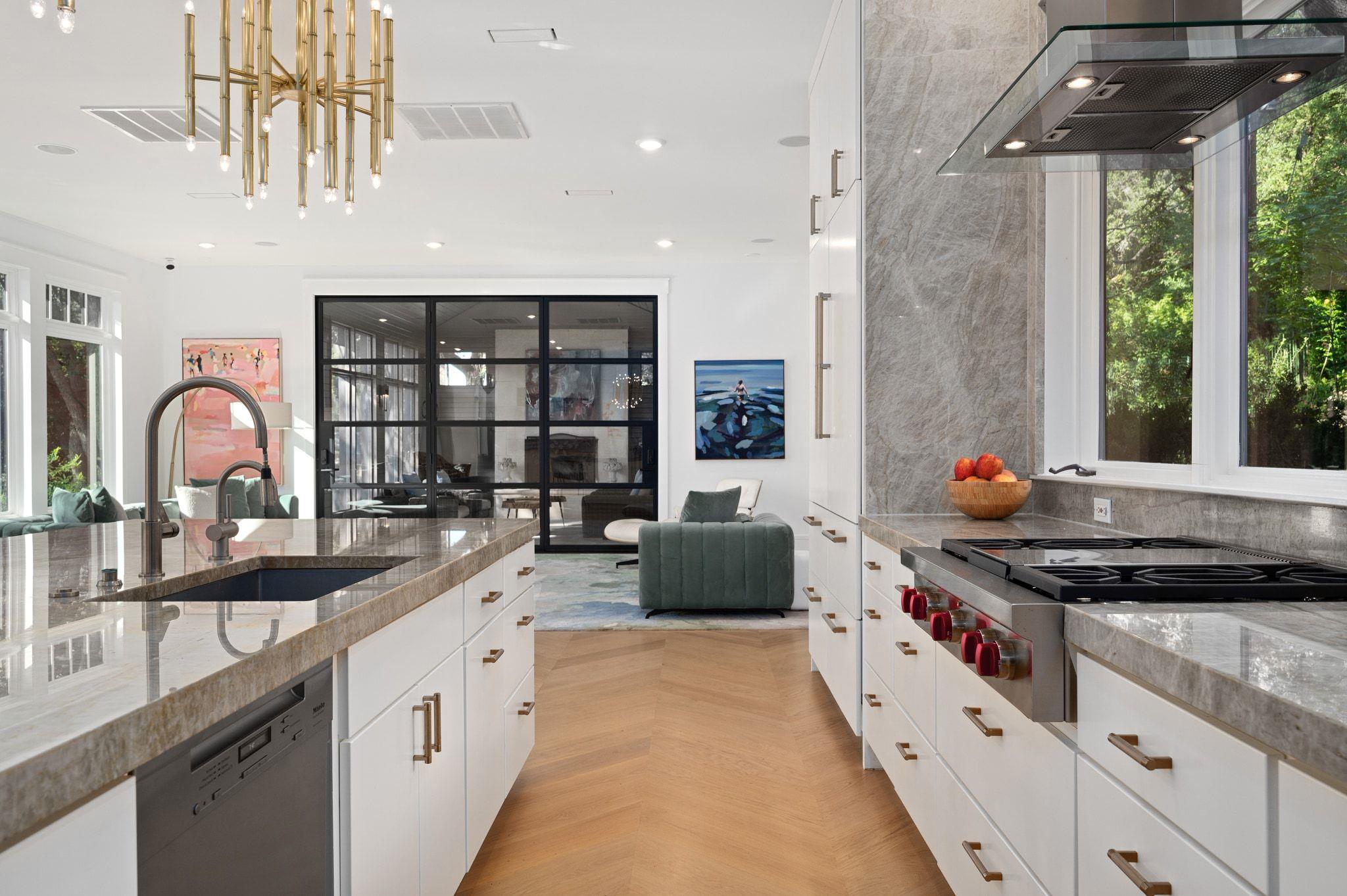 2406 Pemberton PKWY