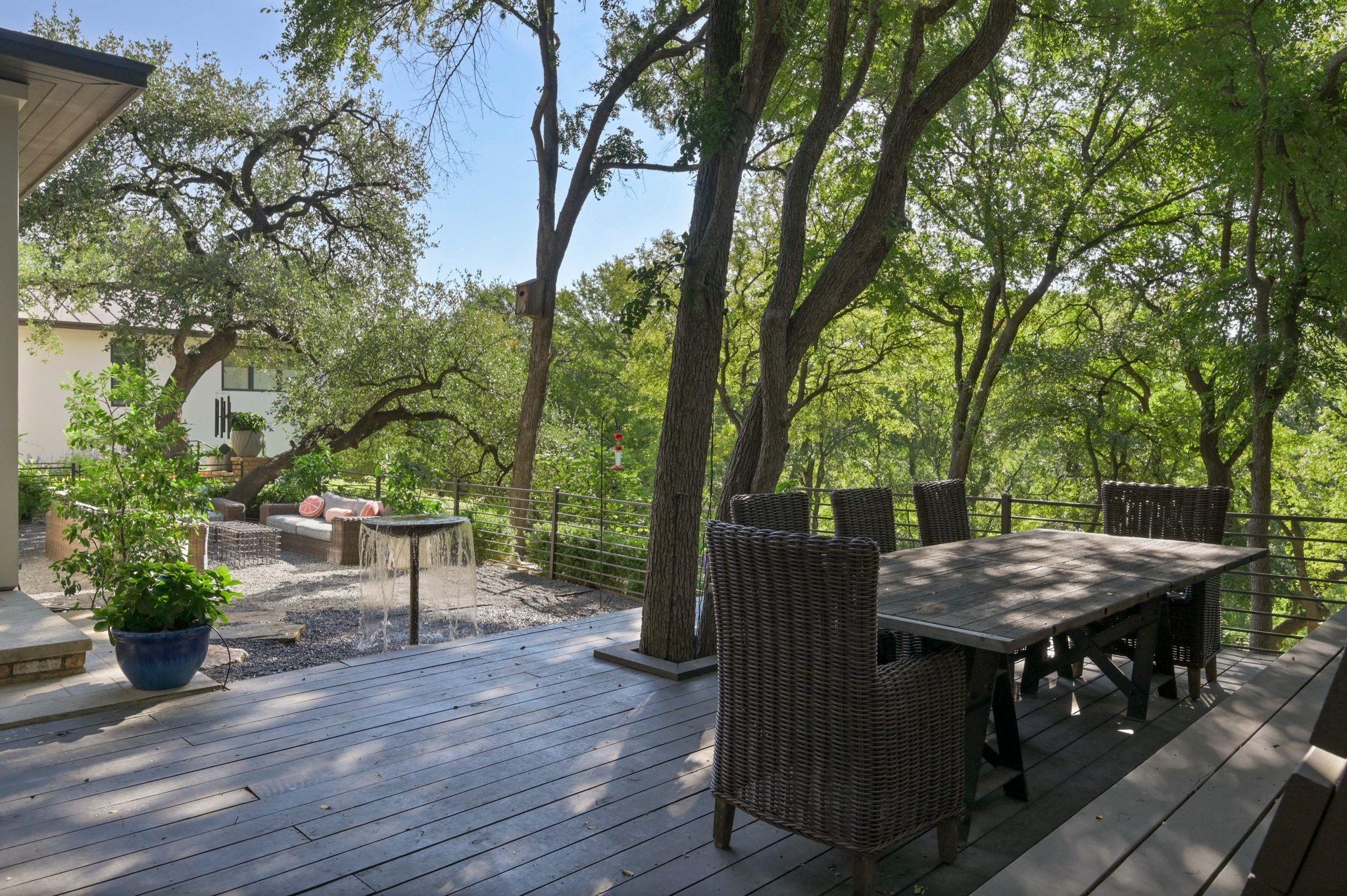 2406 Pemberton PKWY