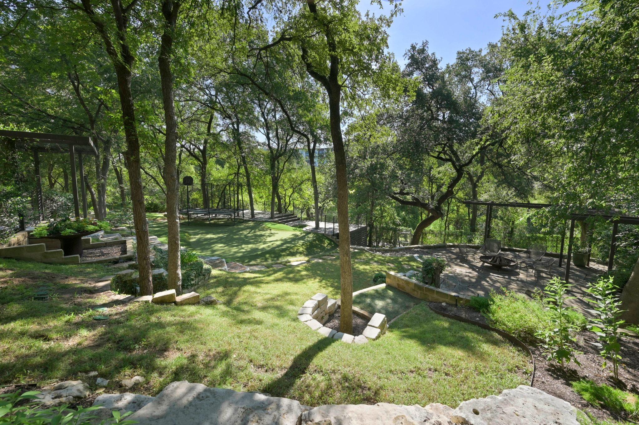 2406 Pemberton PKWY