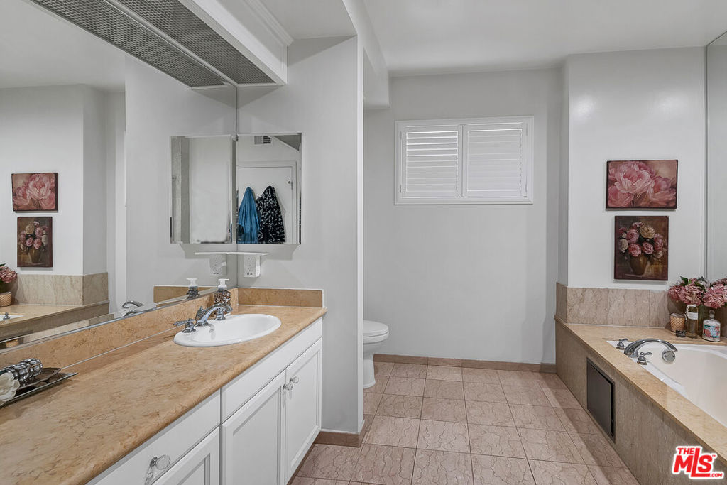 11921 Dorothy Street 303