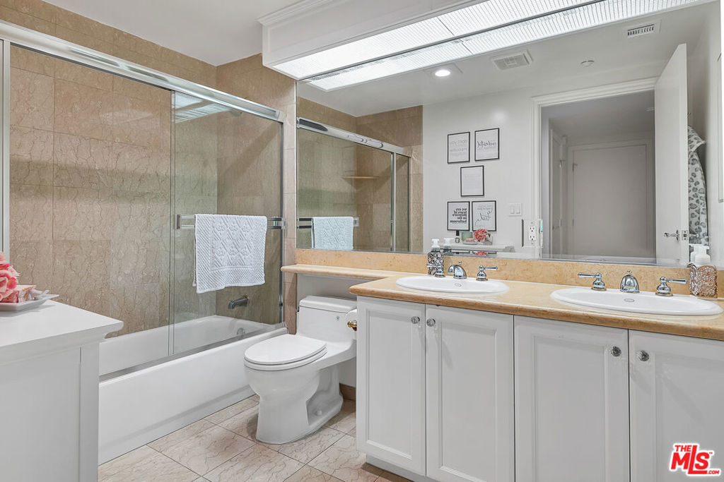 11921 Dorothy Street 303