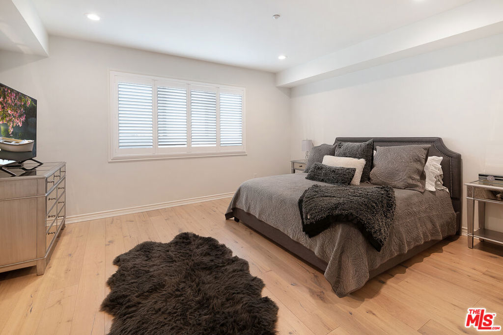 11921 Dorothy Street 303