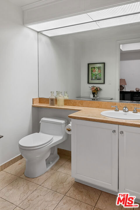 11921 Dorothy Street 303