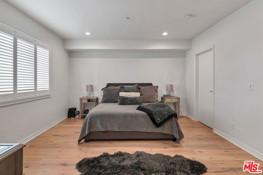 11921 Dorothy Street 303