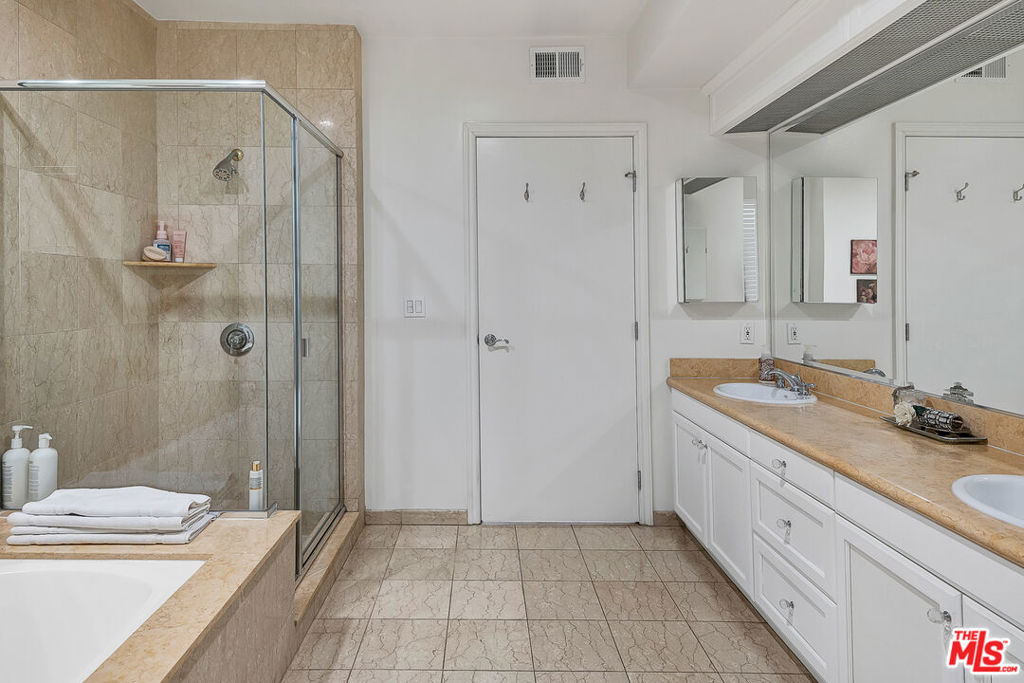 11921 Dorothy Street 303