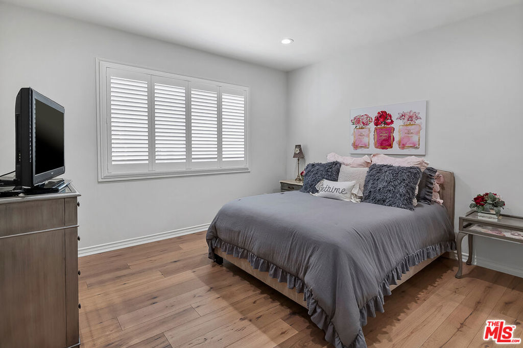 11921 Dorothy Street 303