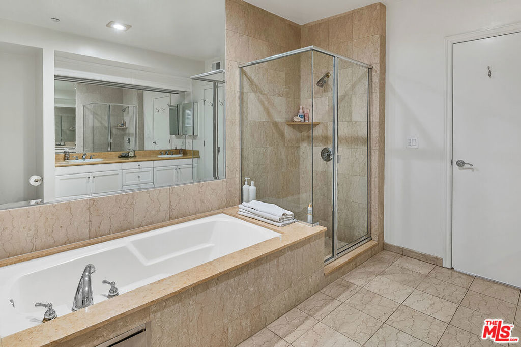 11921 Dorothy Street 303