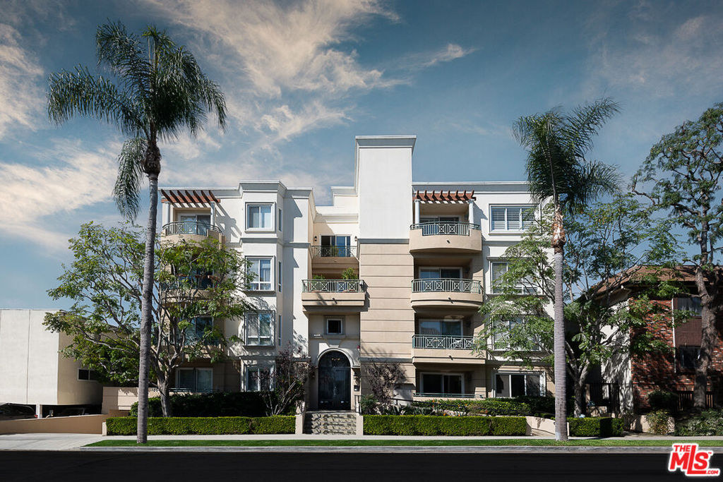 11921 Dorothy Street 303