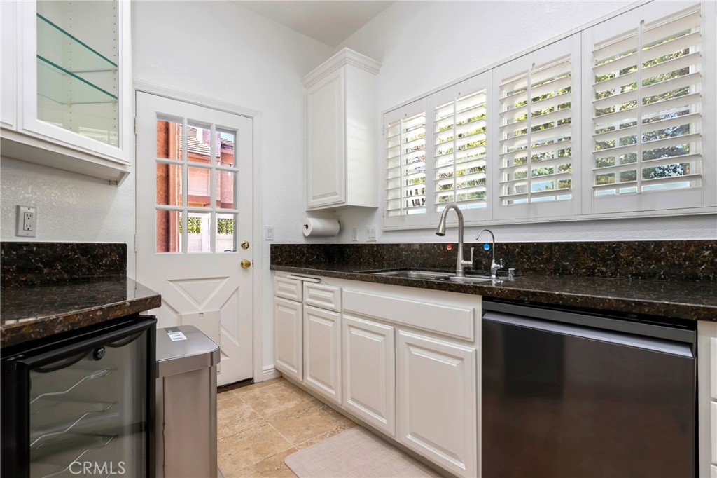 24417 Hillsdale Avenue 5